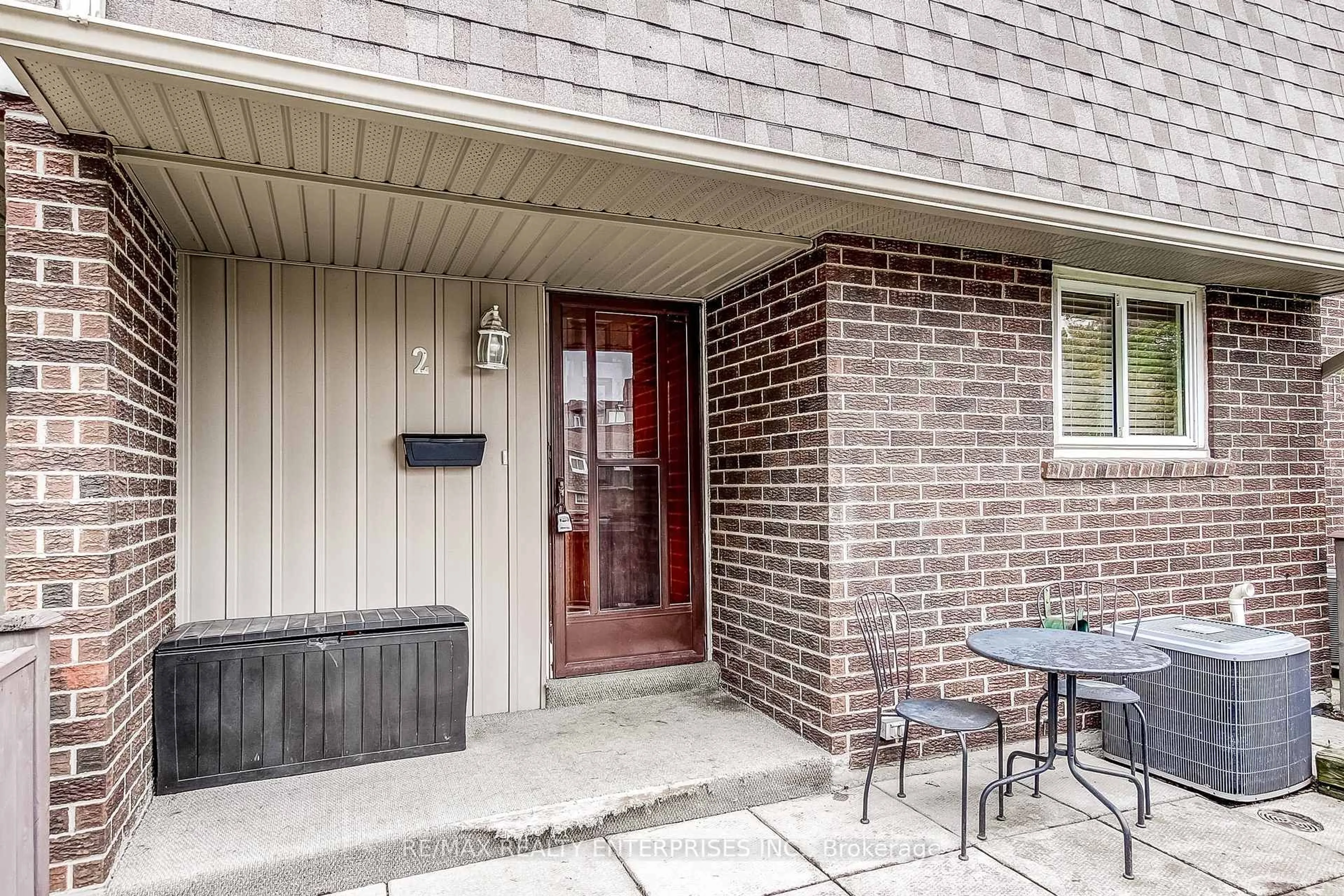 Patio, street for 1306 Guelph Line #2, Burlington Ontario L7P 2S9
