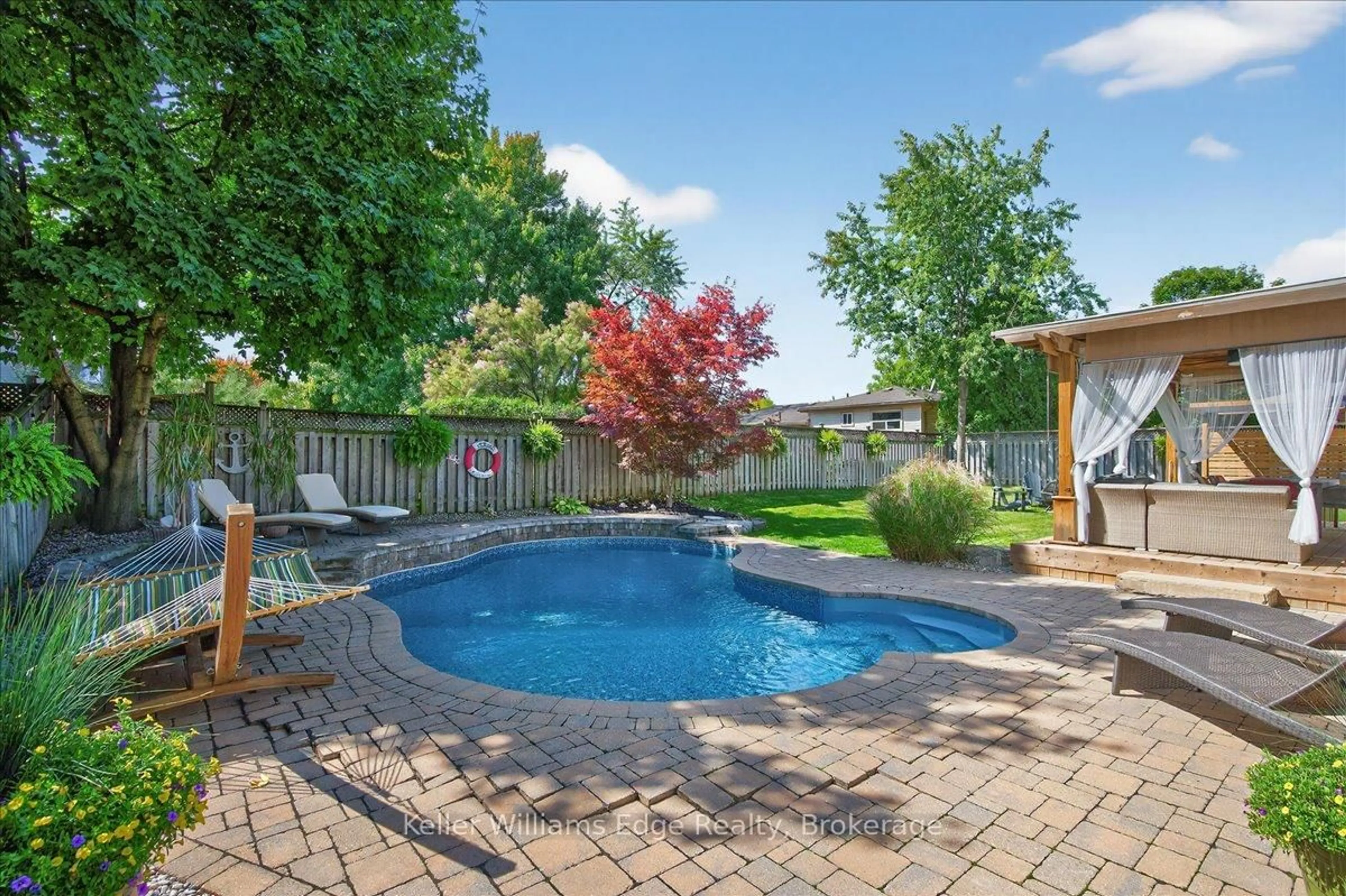 Pool for 400 Sunset Dr, Oakville Ontario L6L 3N2