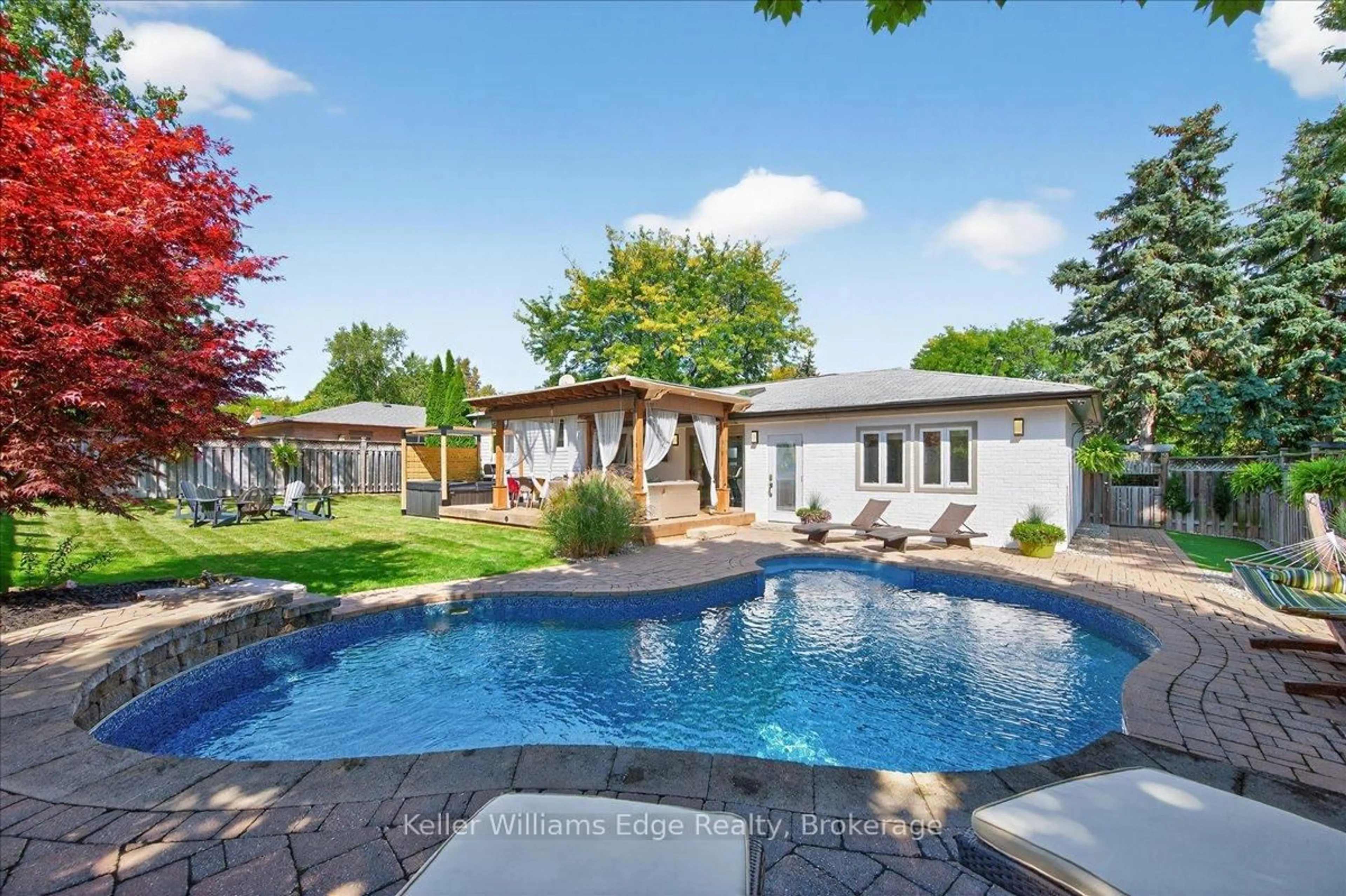 Pool for 400 Sunset Dr, Oakville Ontario L6L 3N2