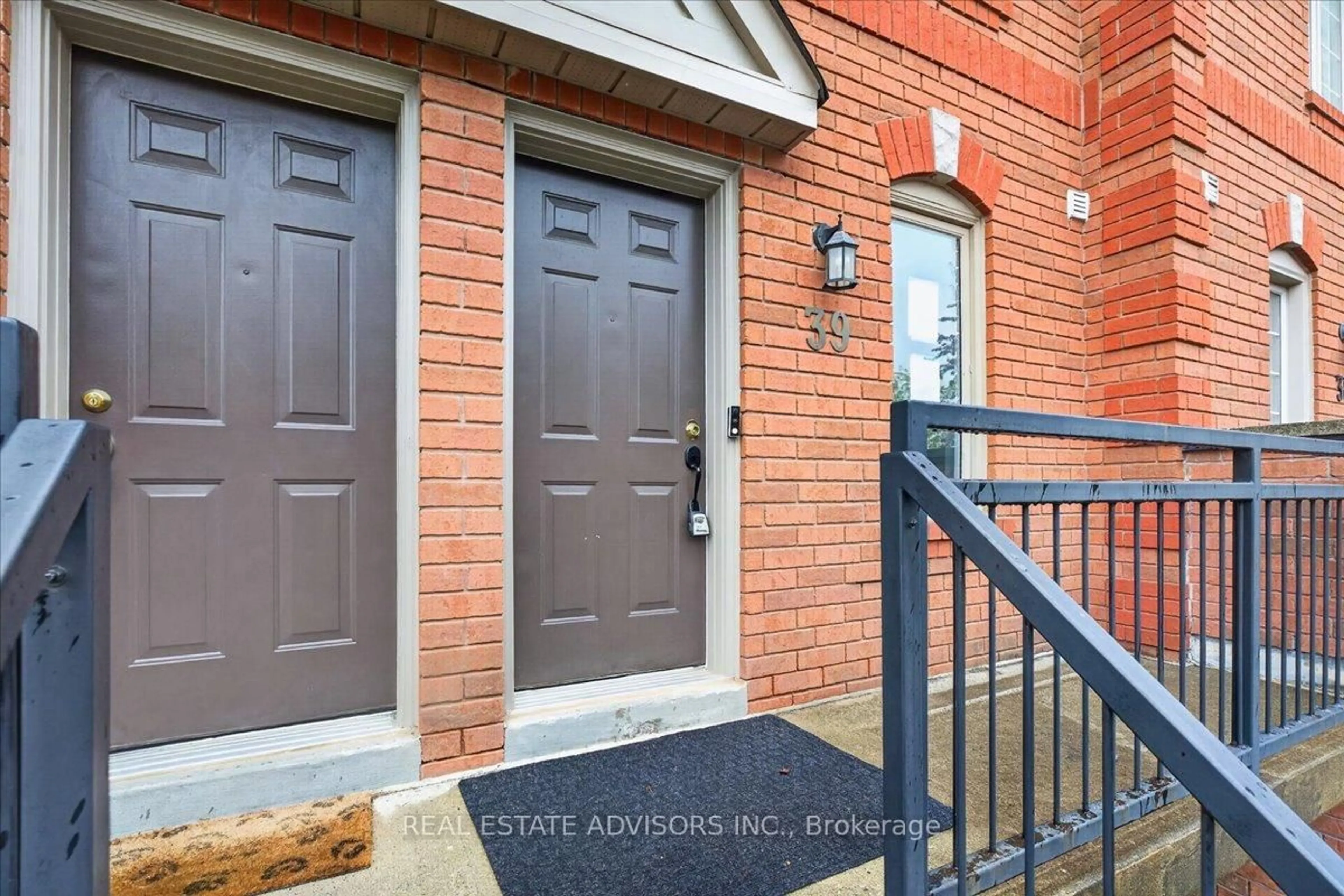 Indoor entryway for 3895 Doug Leavens Blvd #39, Mississauga Ontario L5N 7G1