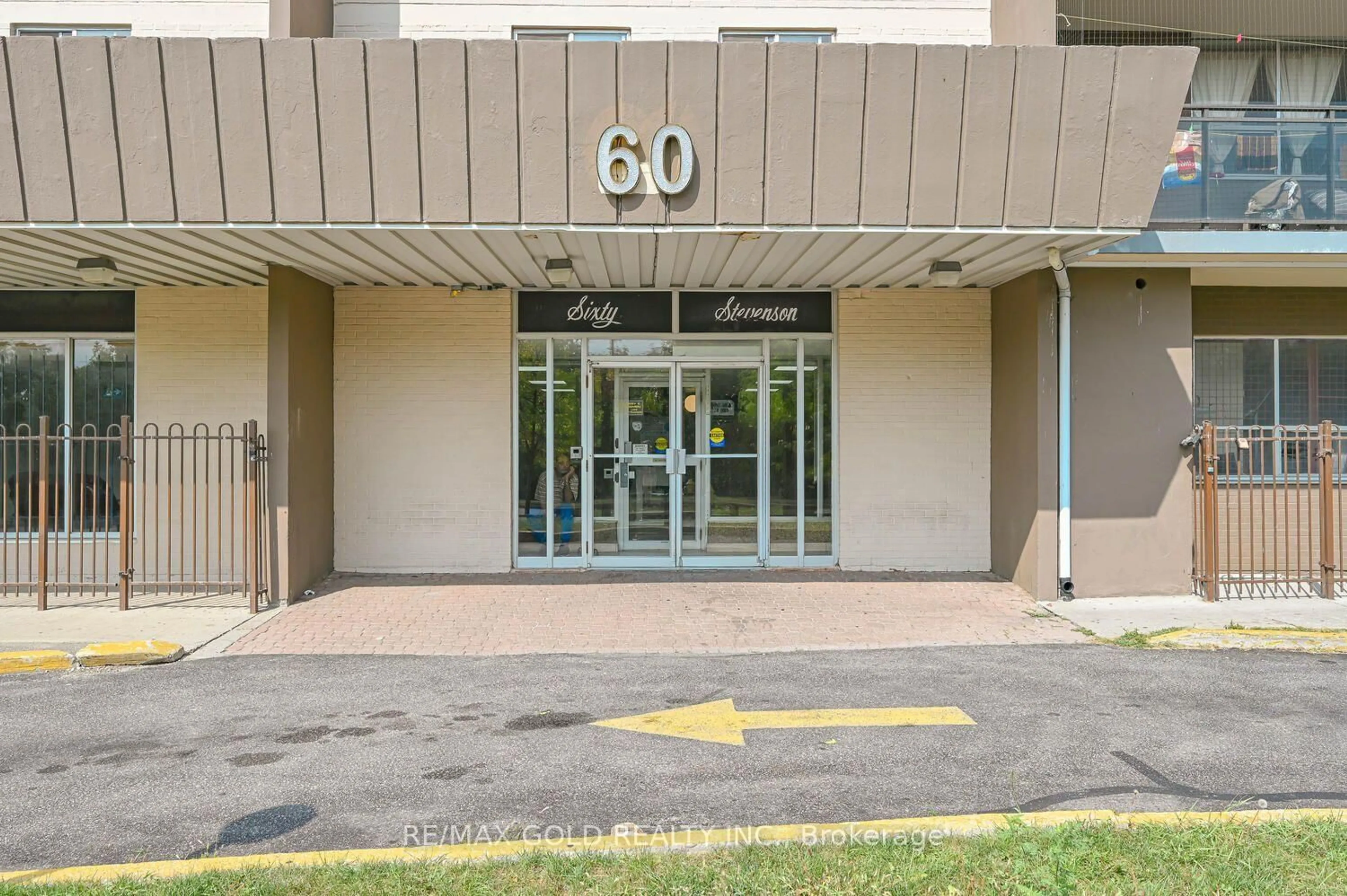 Indoor foyer for 60 Stevenson Rd #207, Toronto Ontario M9V 2B4