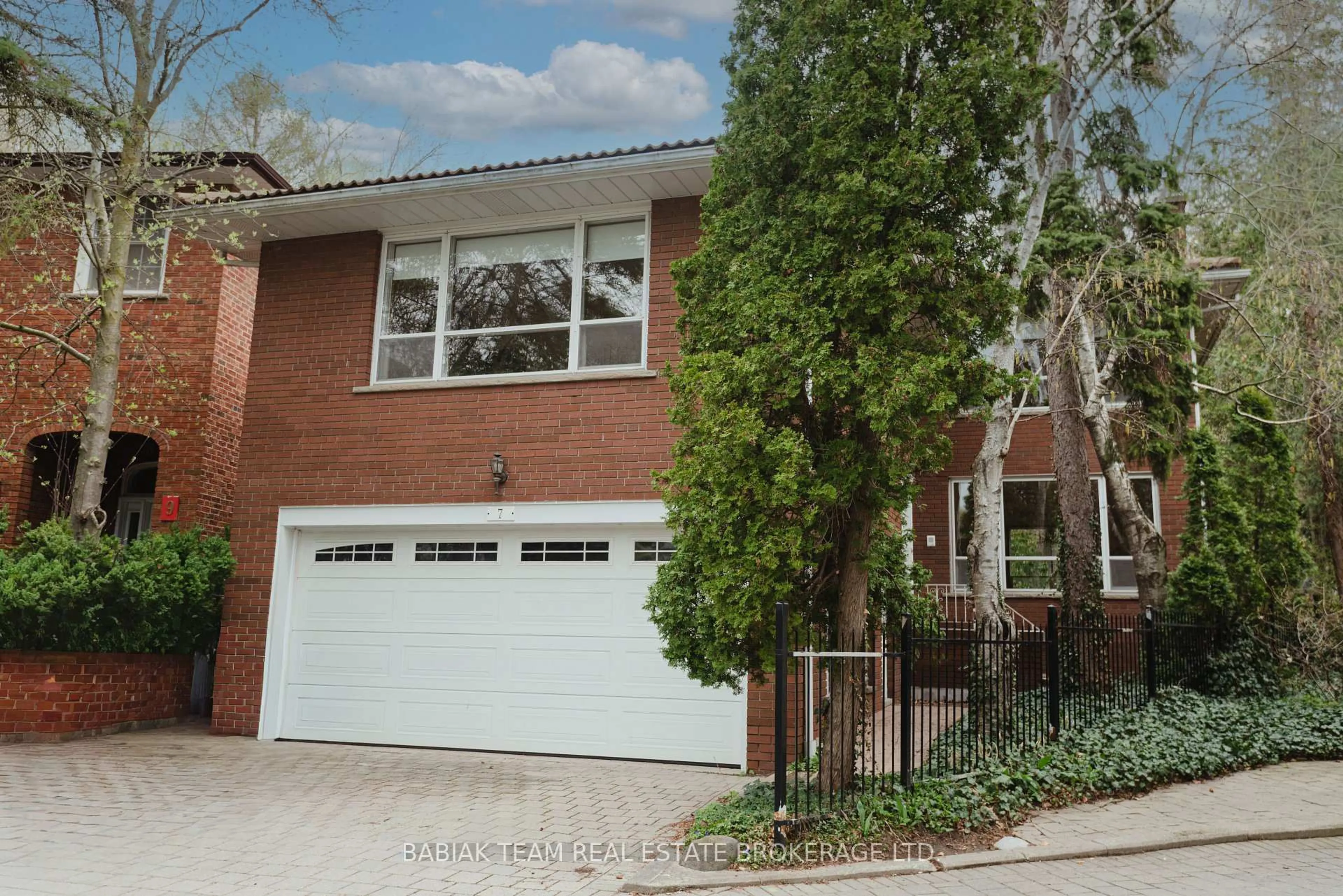 Home with brick exterior material, street for 7 Innisfree Crt, Toronto Ontario M6S 3N7