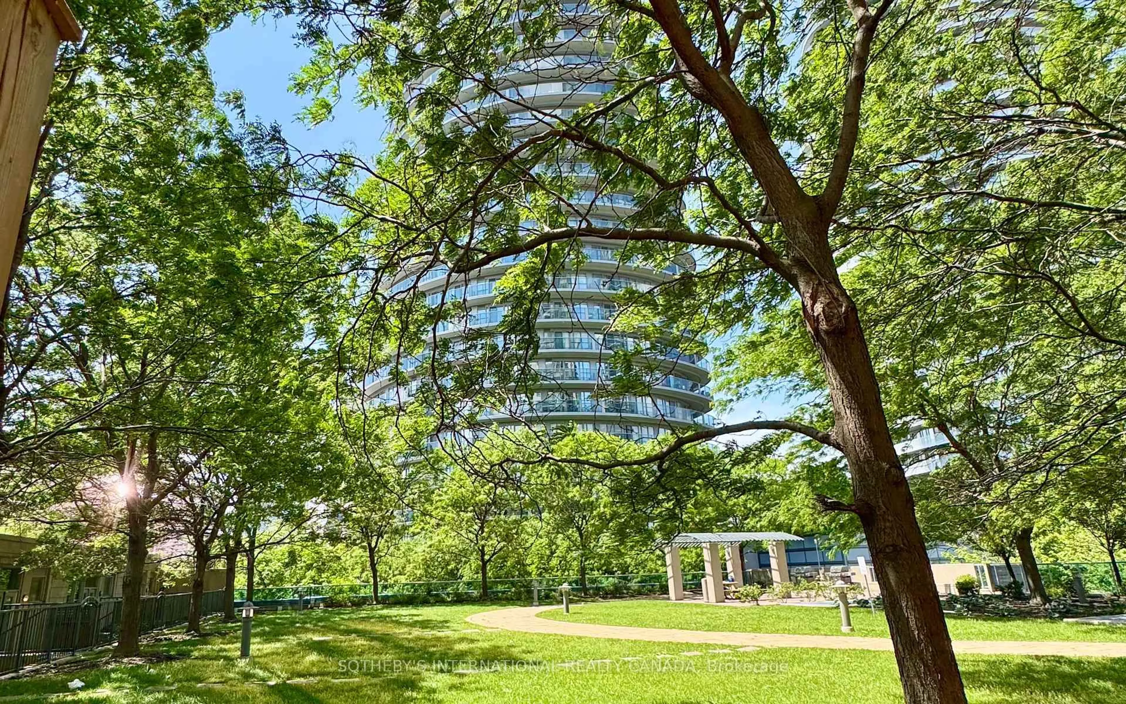 Indoor foyer for 70 Absolute Ave #306, Mississauga Ontario L4Z 0A4