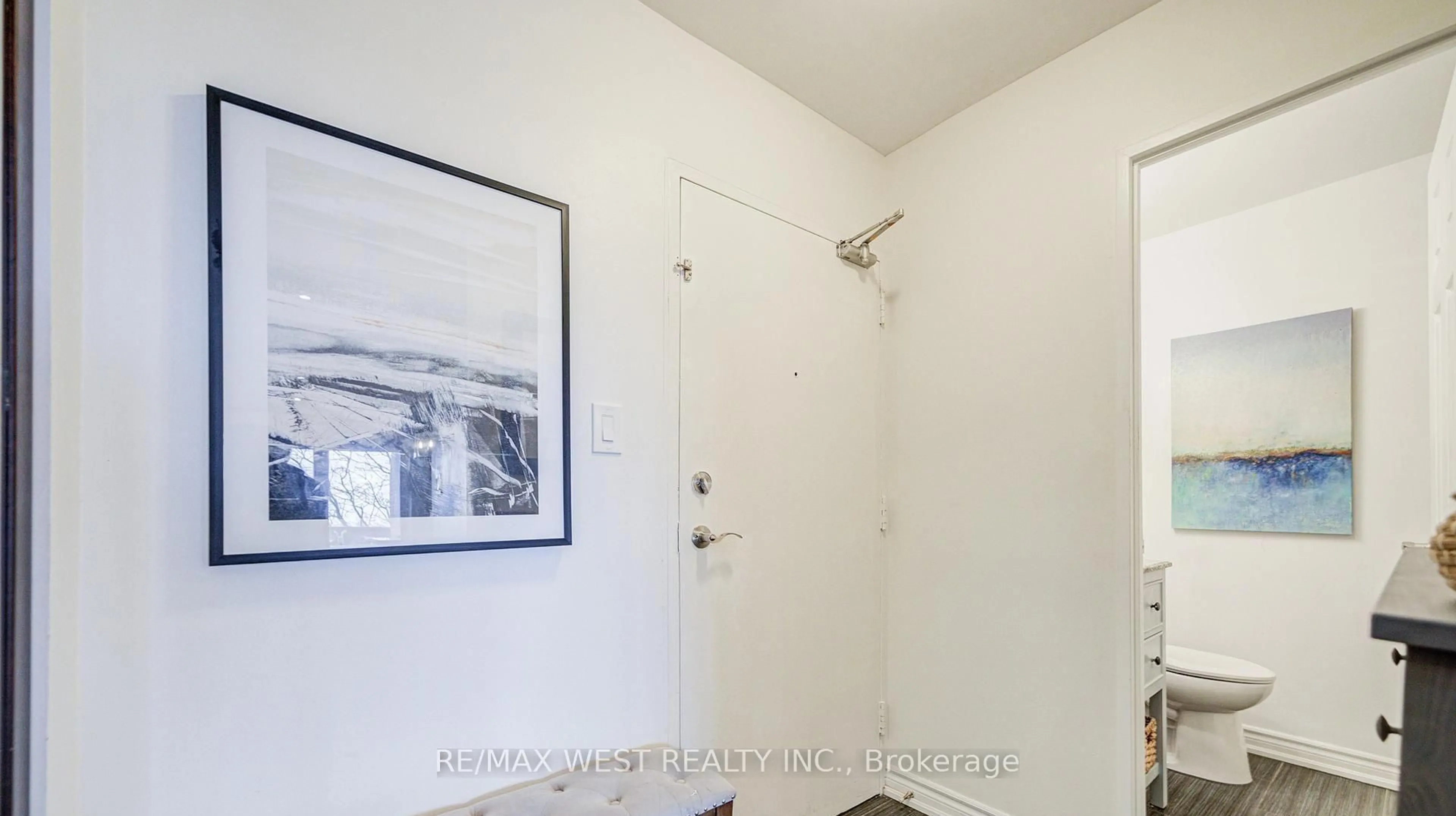 Unknown for 3025 The Credit Woodlands Dr #320, Mississauga Ontario L5C 2V3