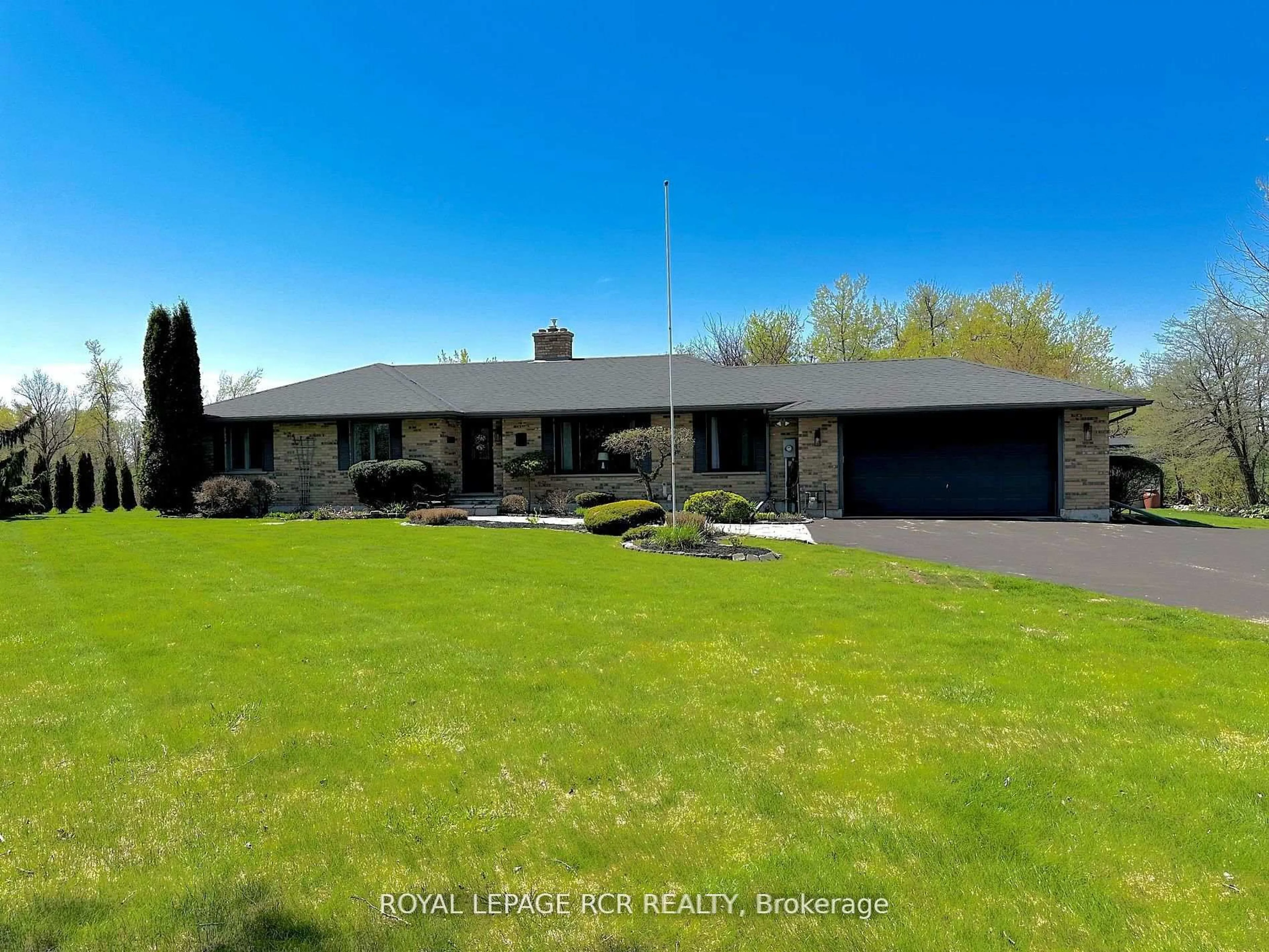 A pic from outside/outdoor area/front of a property/back of a property/a pic from drone, unknown for 19996 Heart Lake Rd, Caledon Ontario L7K 2A1