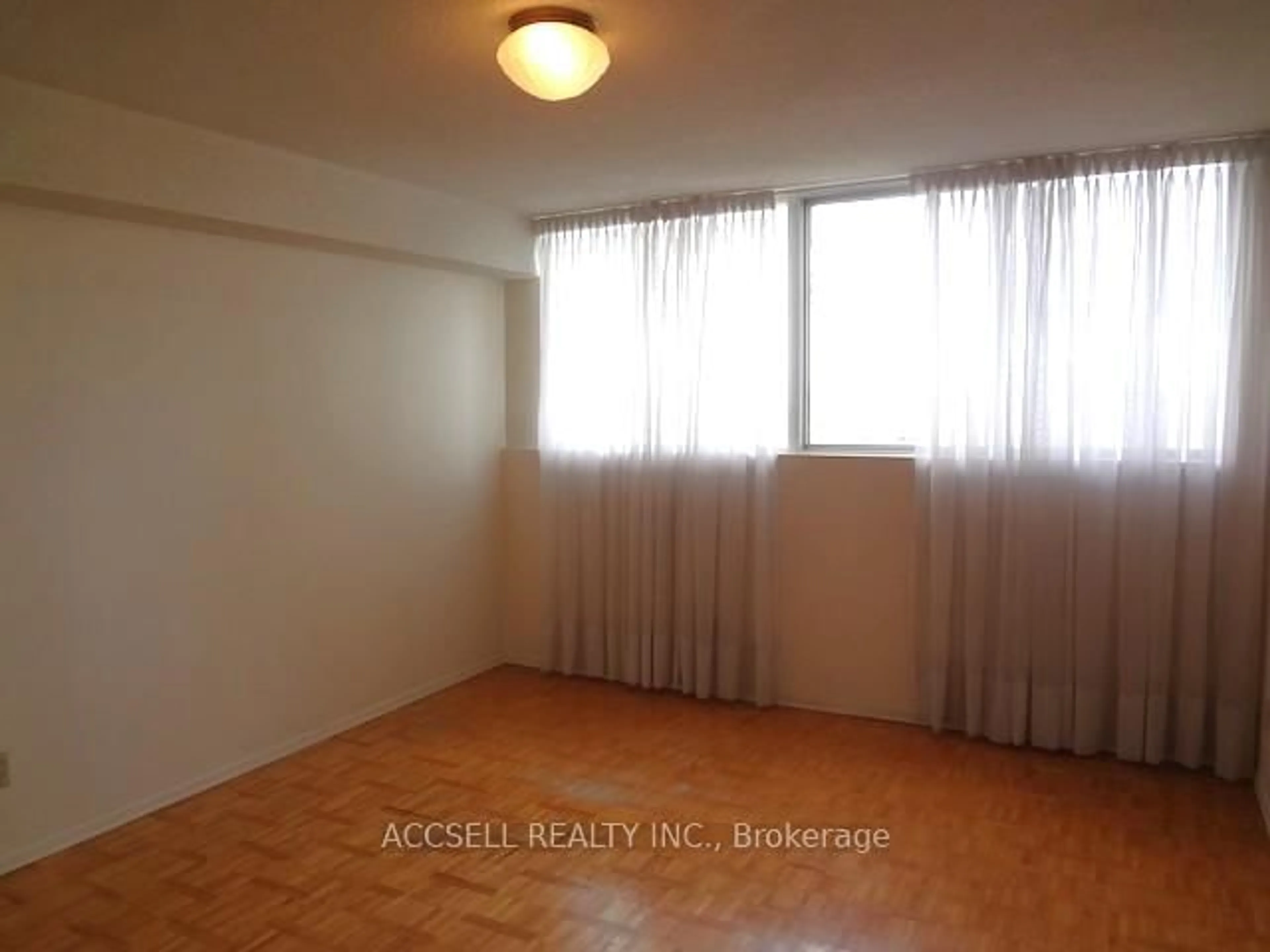 A pic of a room for 3700 Kaneff Cres #2106, Mississauga Ontario L5A 4B8