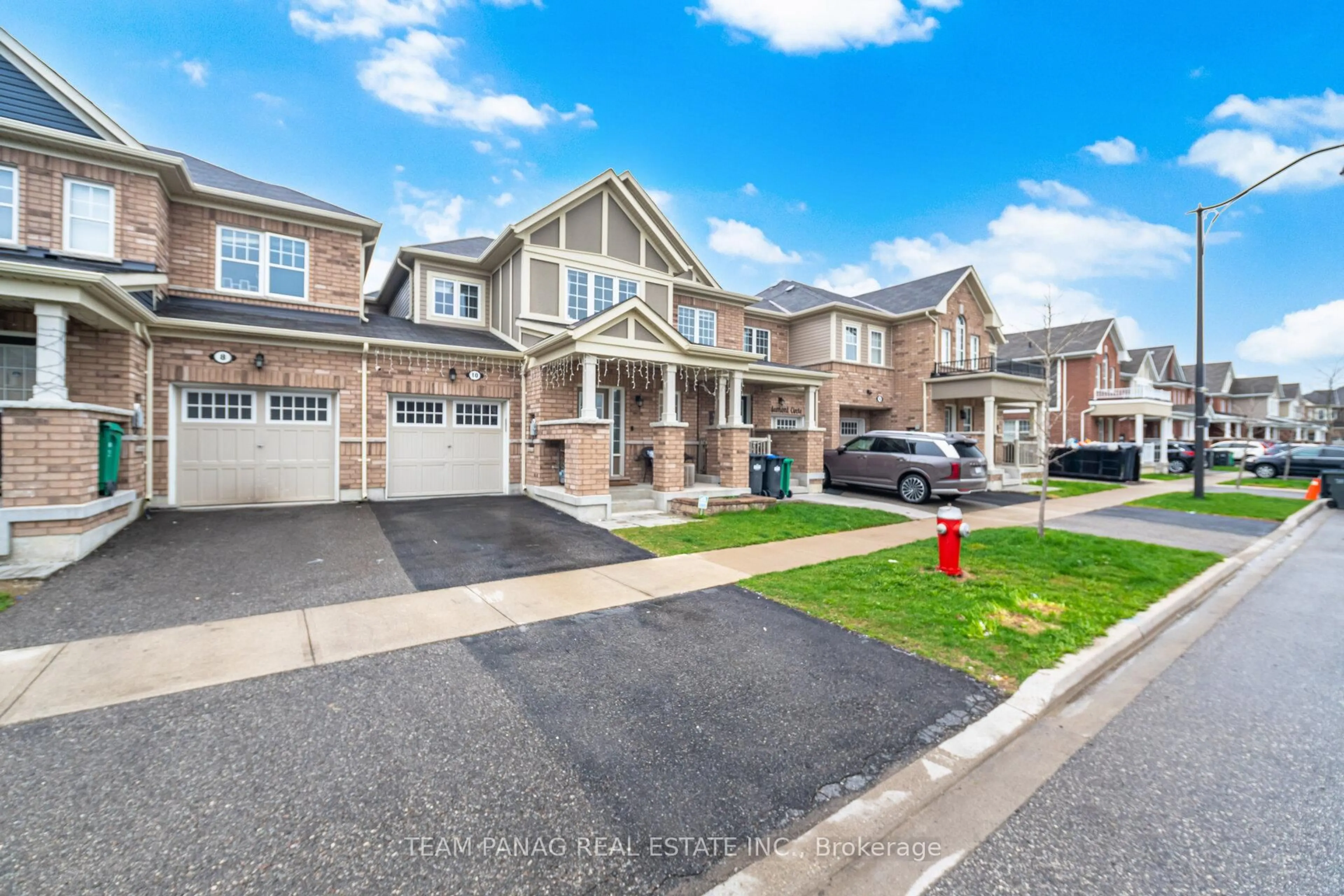 A pic from outside/outdoor area/front of a property/back of a property/a pic from drone, street for 10 Donlamont Circ, Brampton Ontario L7A 4T5