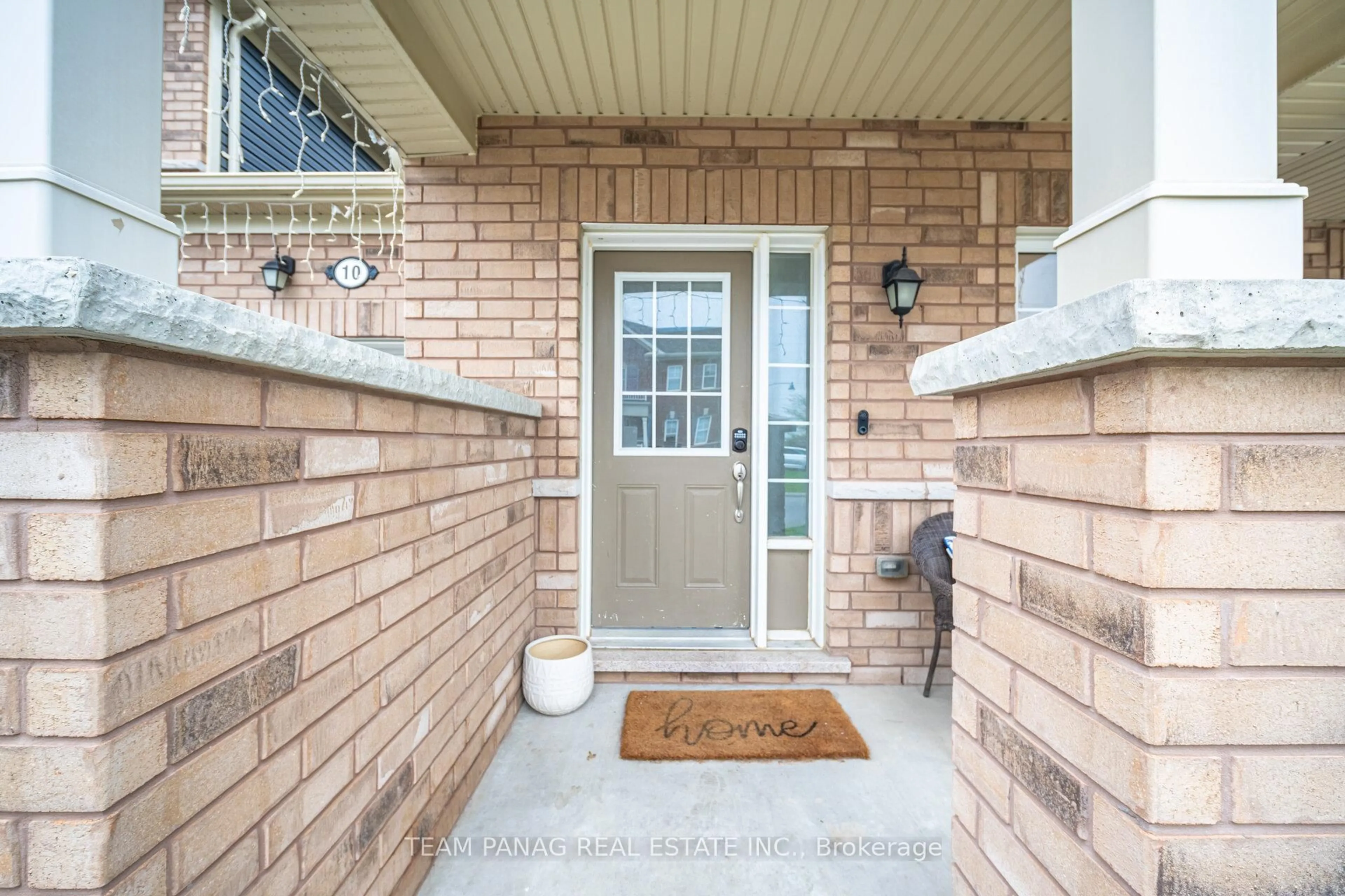 Indoor entryway for 10 Donlamont Circ, Brampton Ontario L7A 4T5