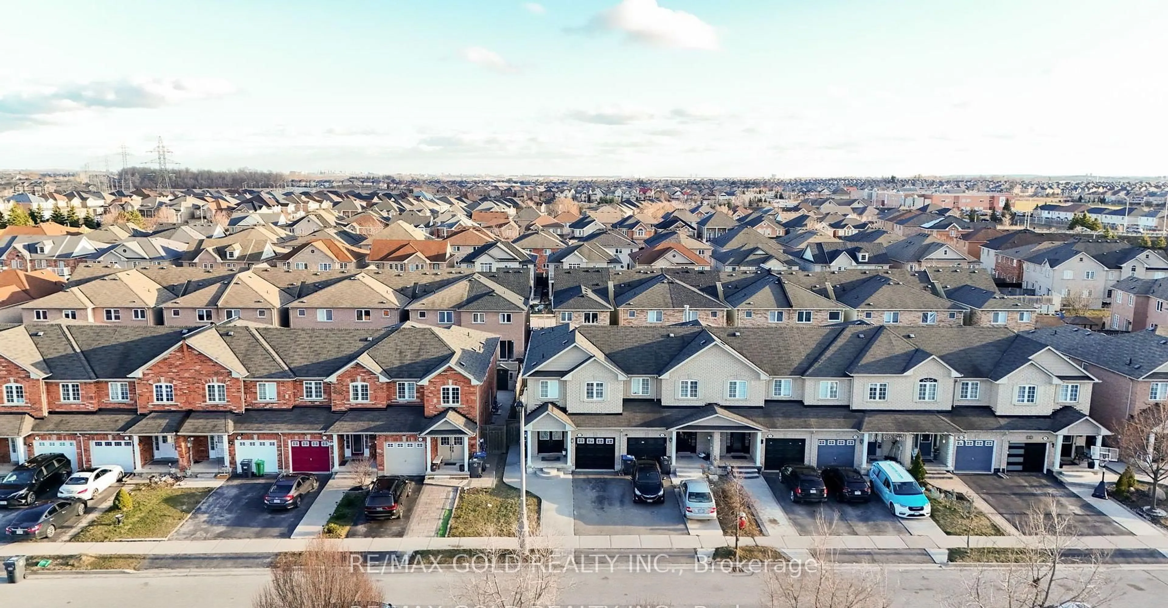 A pic from outside/outdoor area/front of a property/back of a property/a pic from drone, street for 109 Crystal Glen Cres, Brampton Ontario L6X 0K8