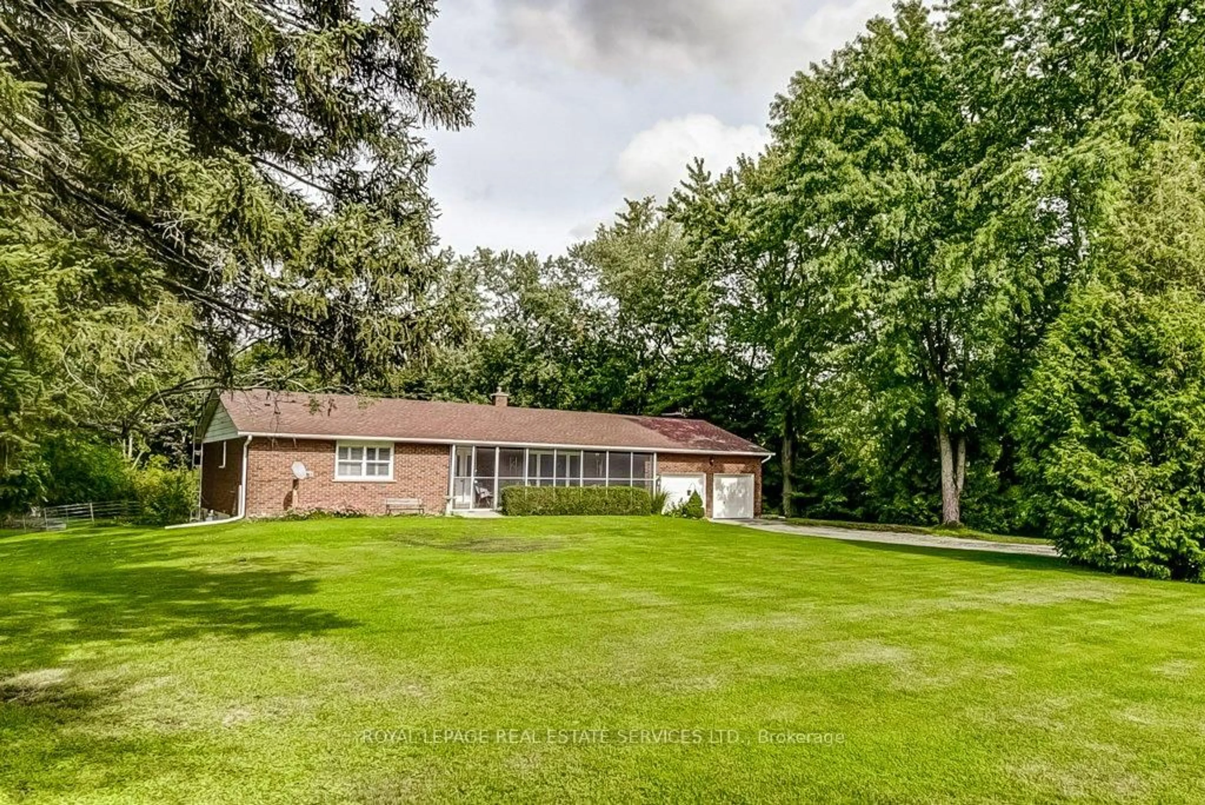 A pic from outside/outdoor area/front of a property/back of a property/a pic from drone, unknown for 7021 Twiss Rd, Milton Ontario L0P 1B0