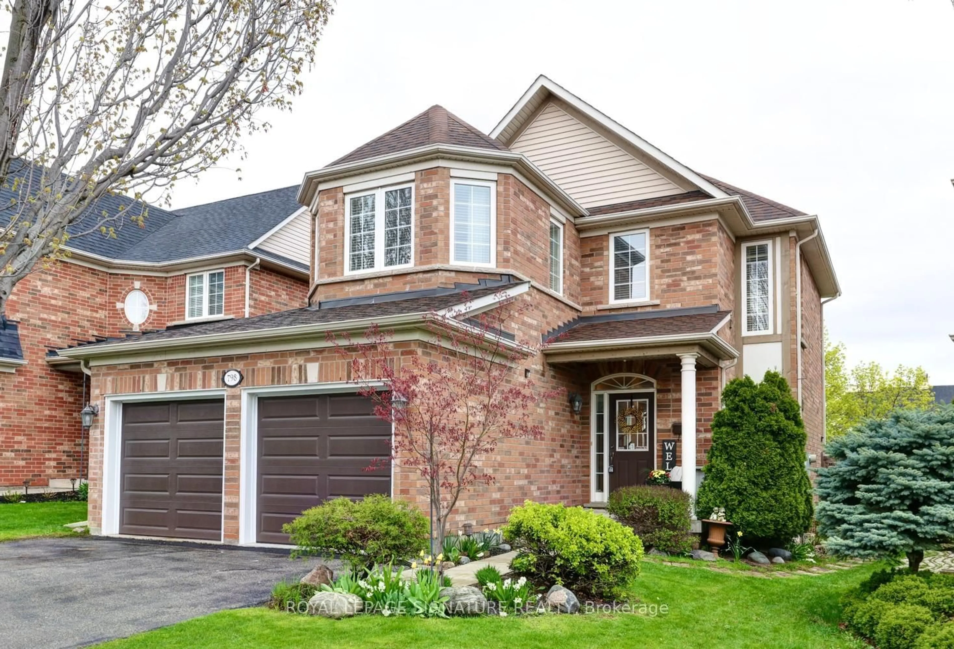 Home with brick exterior material, street for 798 Spinning Wheel Cres, Mississauga Ontario L5W 1W4