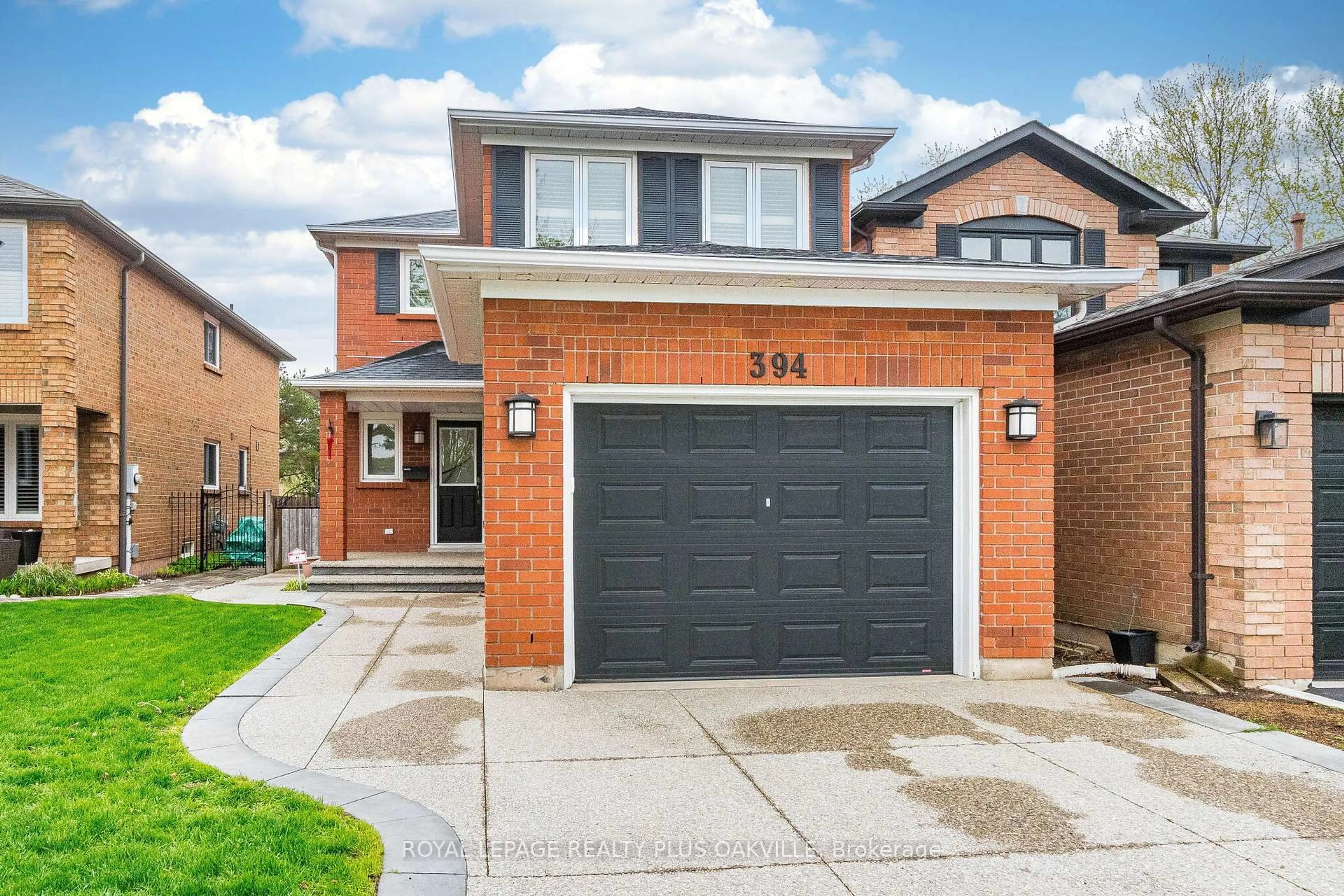 Home with brick exterior material, street for 394 Maidstone Cres, Oakville Ontario L6M 1A1