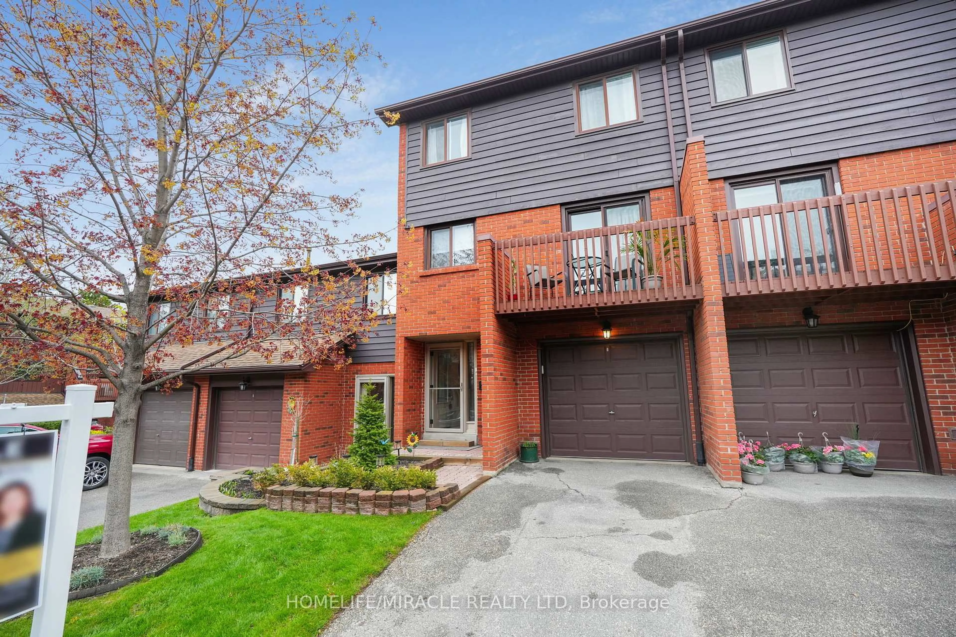 Unknown for 4165 Fieldgate Dr #32, Mississauga Ontario L4W 2M9
