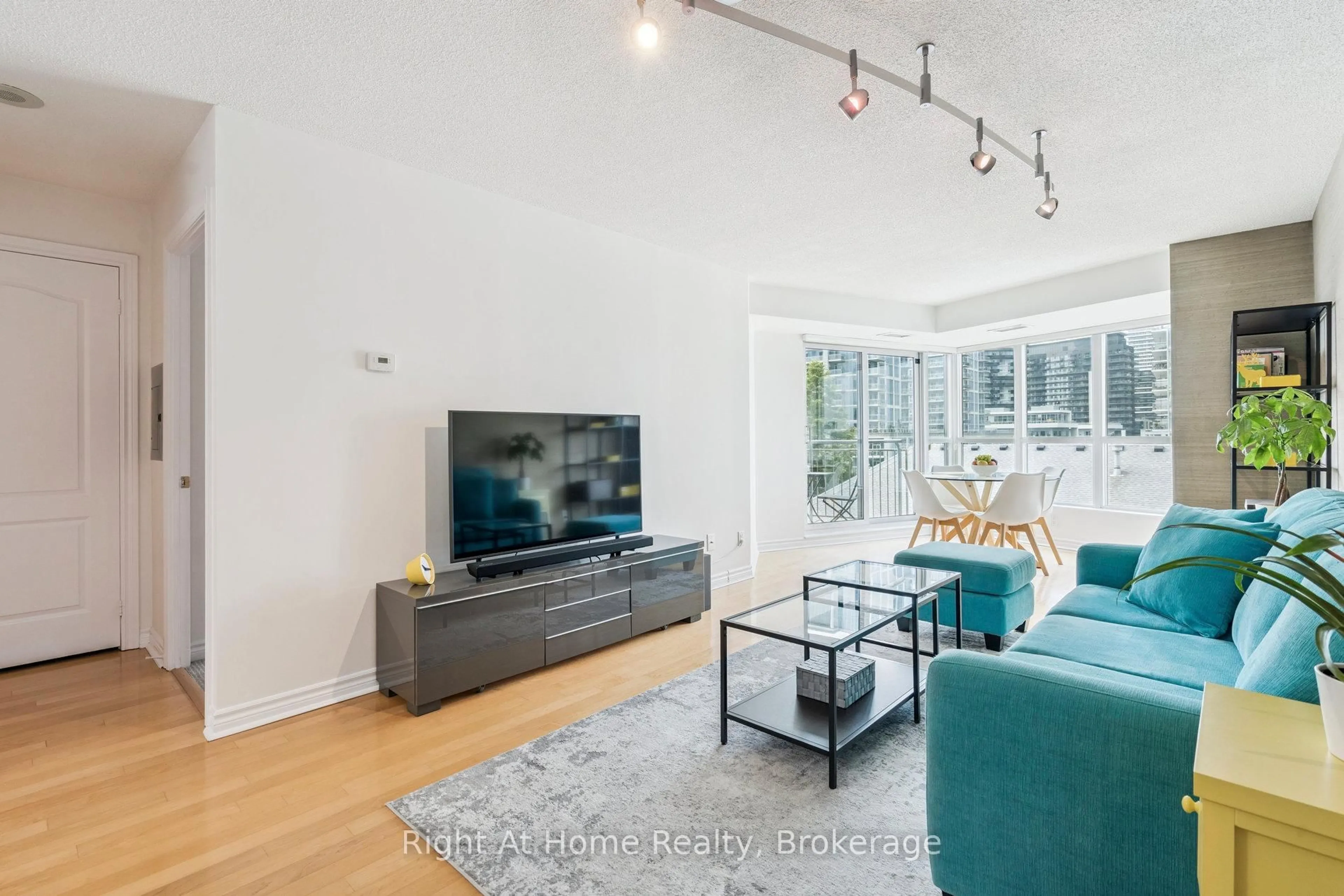 Living room with furniture, unknown for 2111 Lake Shore Blvd #605, Toronto Ontario M8V 4B2