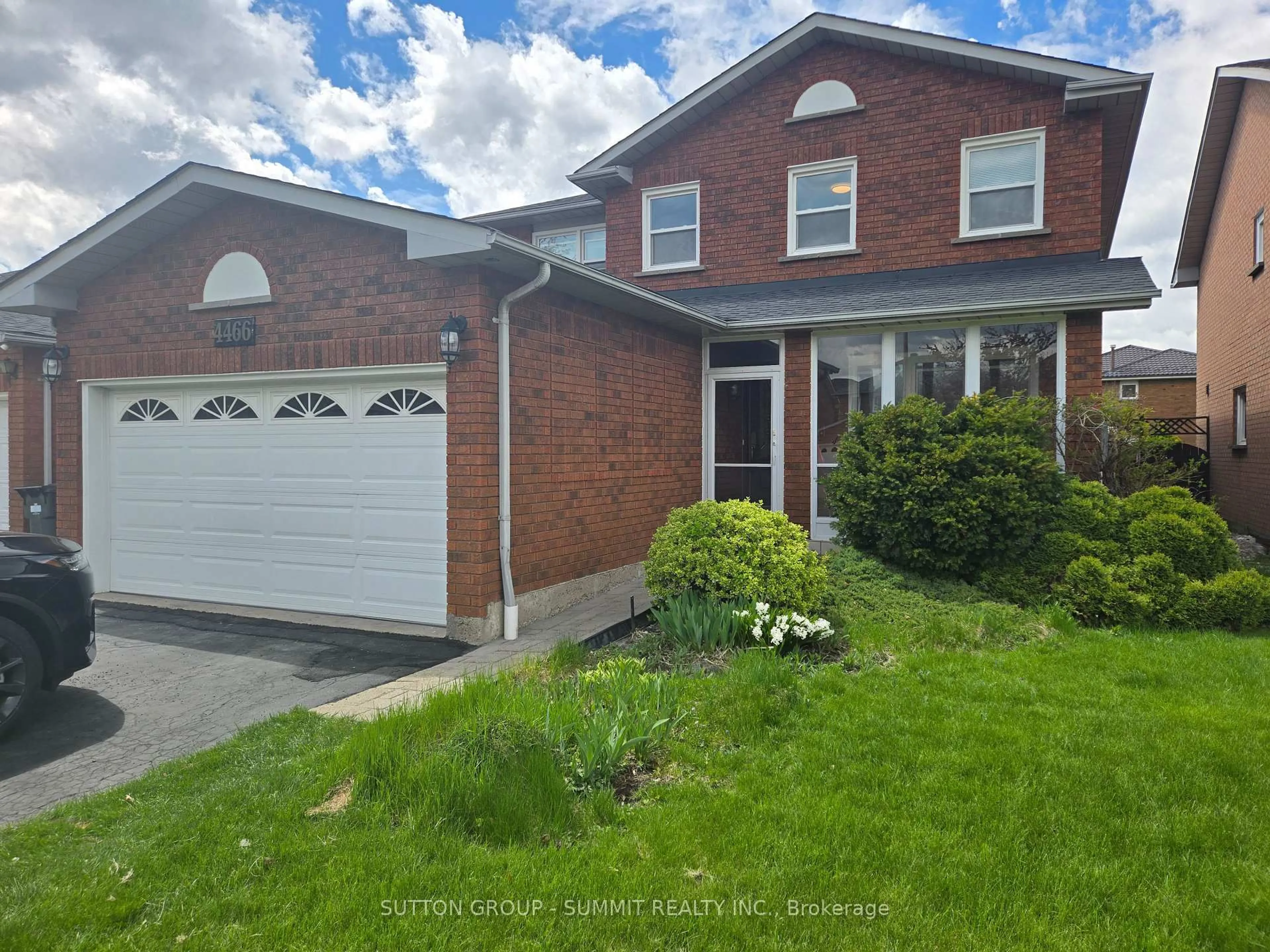 Home with brick exterior material, street for 4466 GLADEBROOK Cres, Mississauga Ontario L5V 1E4