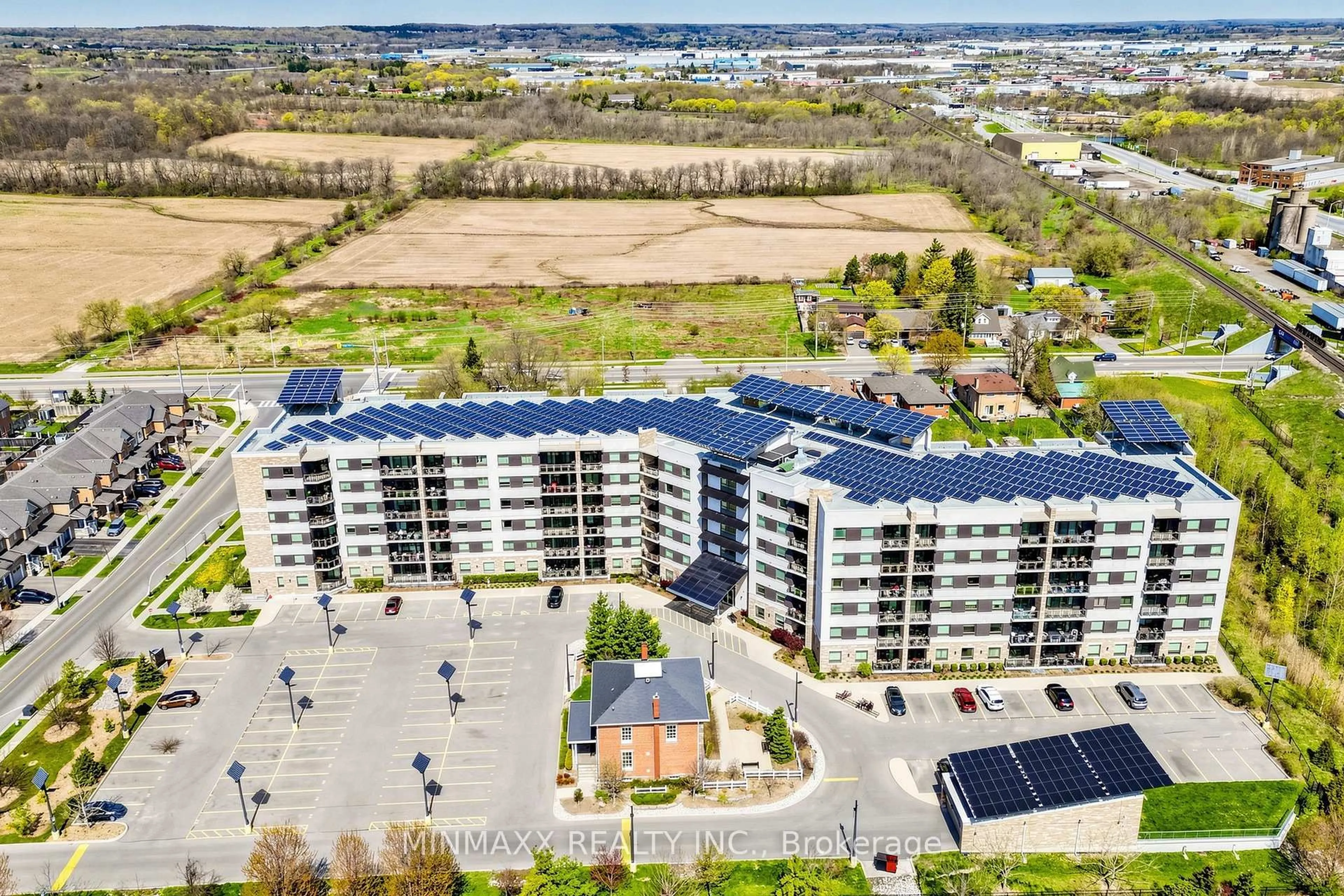 A pic from outside/outdoor area/front of a property/back of a property/a pic from drone, unknown for 33 WHITMER St #617, Milton Ontario L9T 8P9