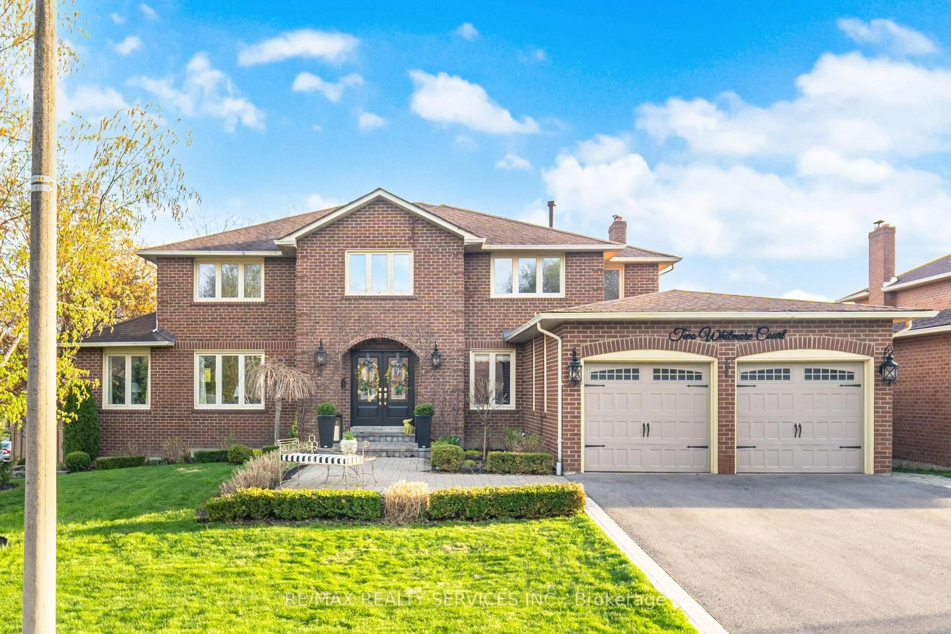 Home with brick exterior material, street for 2 WHITMORE Crt, Brampton Ontario L6Z 2A5