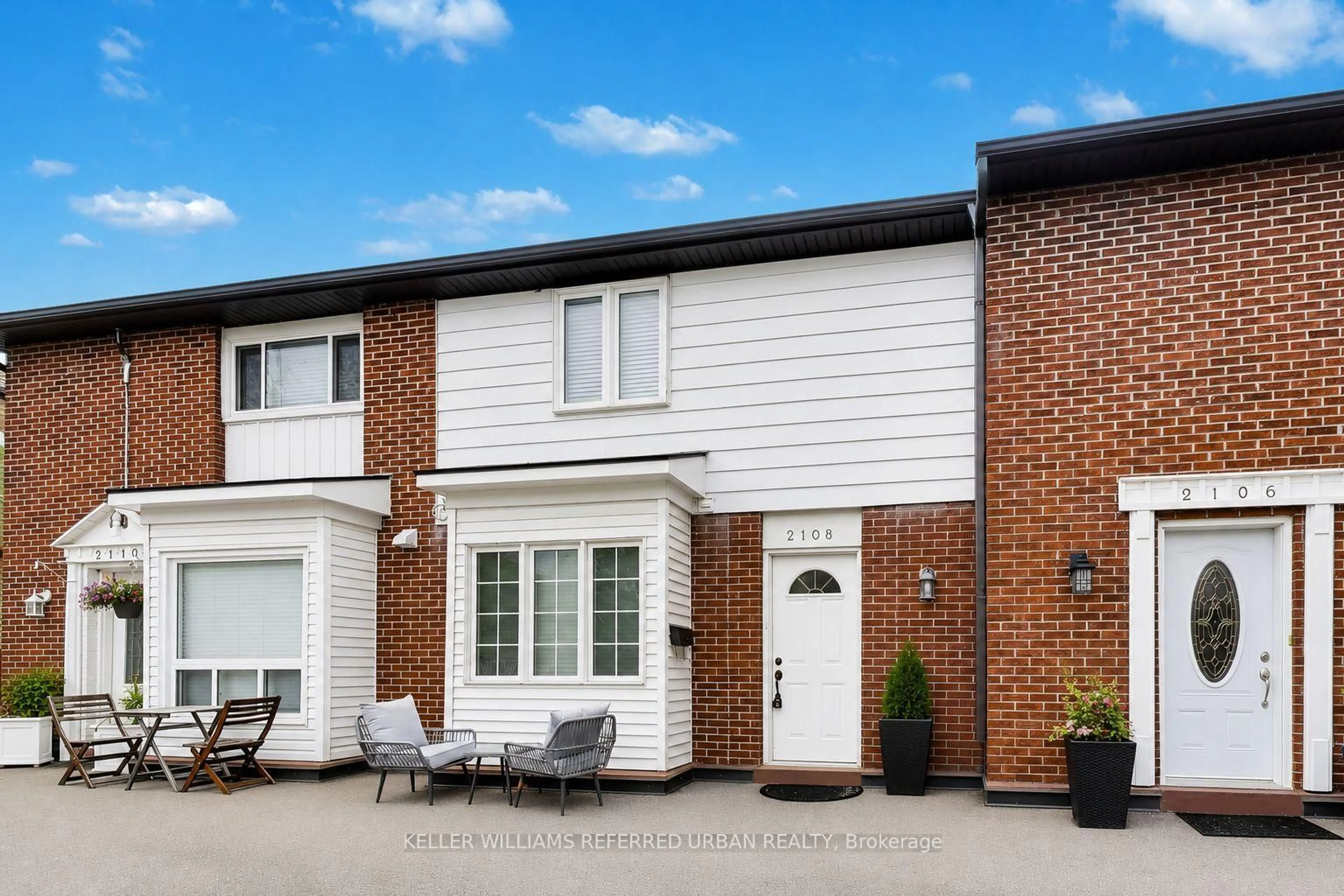 Home with brick exterior material, street for 2108 Lakeshore Rd #2, Oakville Ontario L6L 1G8