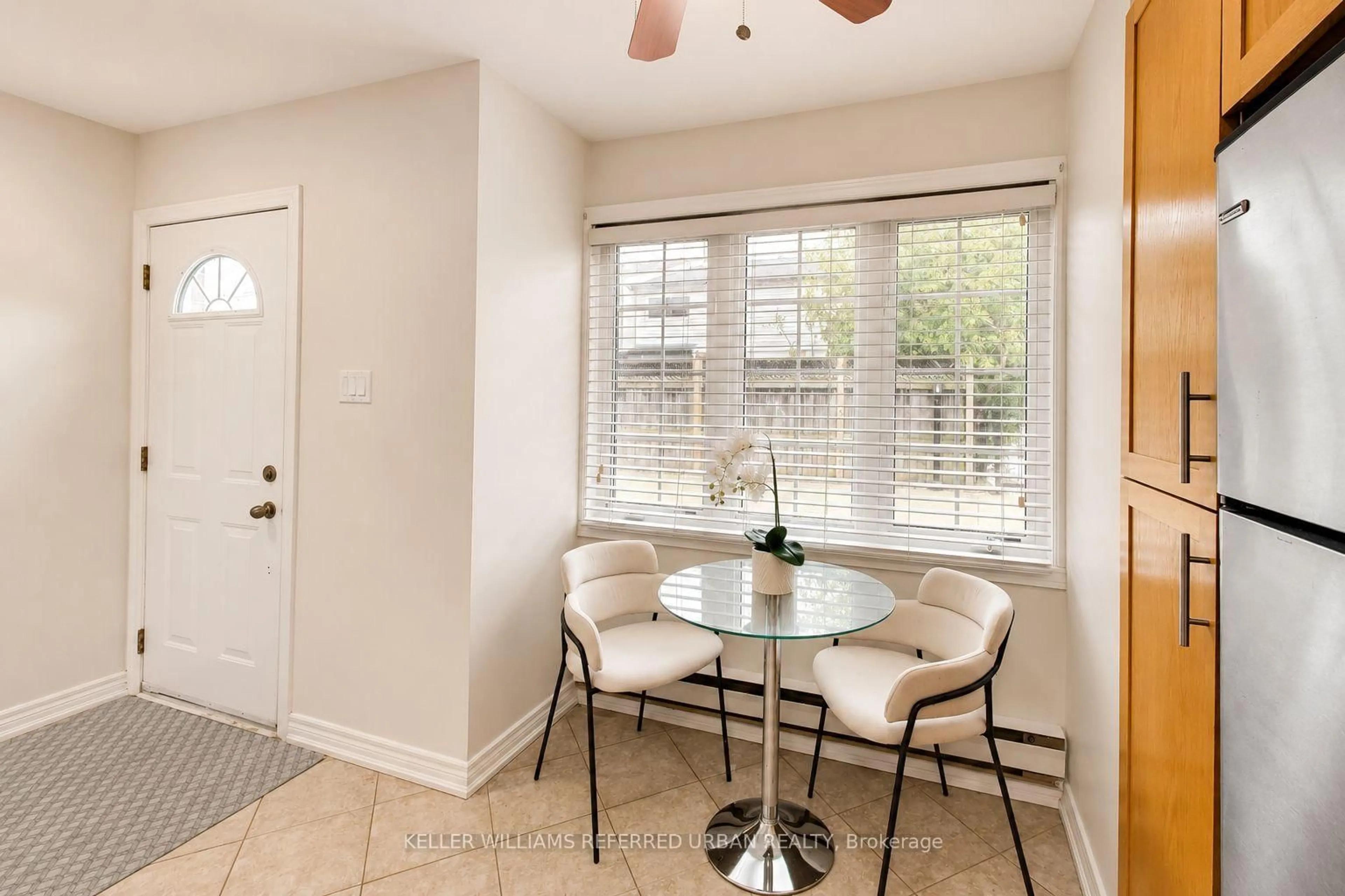 Dining room, ceramic/tile floor for 2108 Lakeshore Rd #2, Oakville Ontario L6L 1G8
