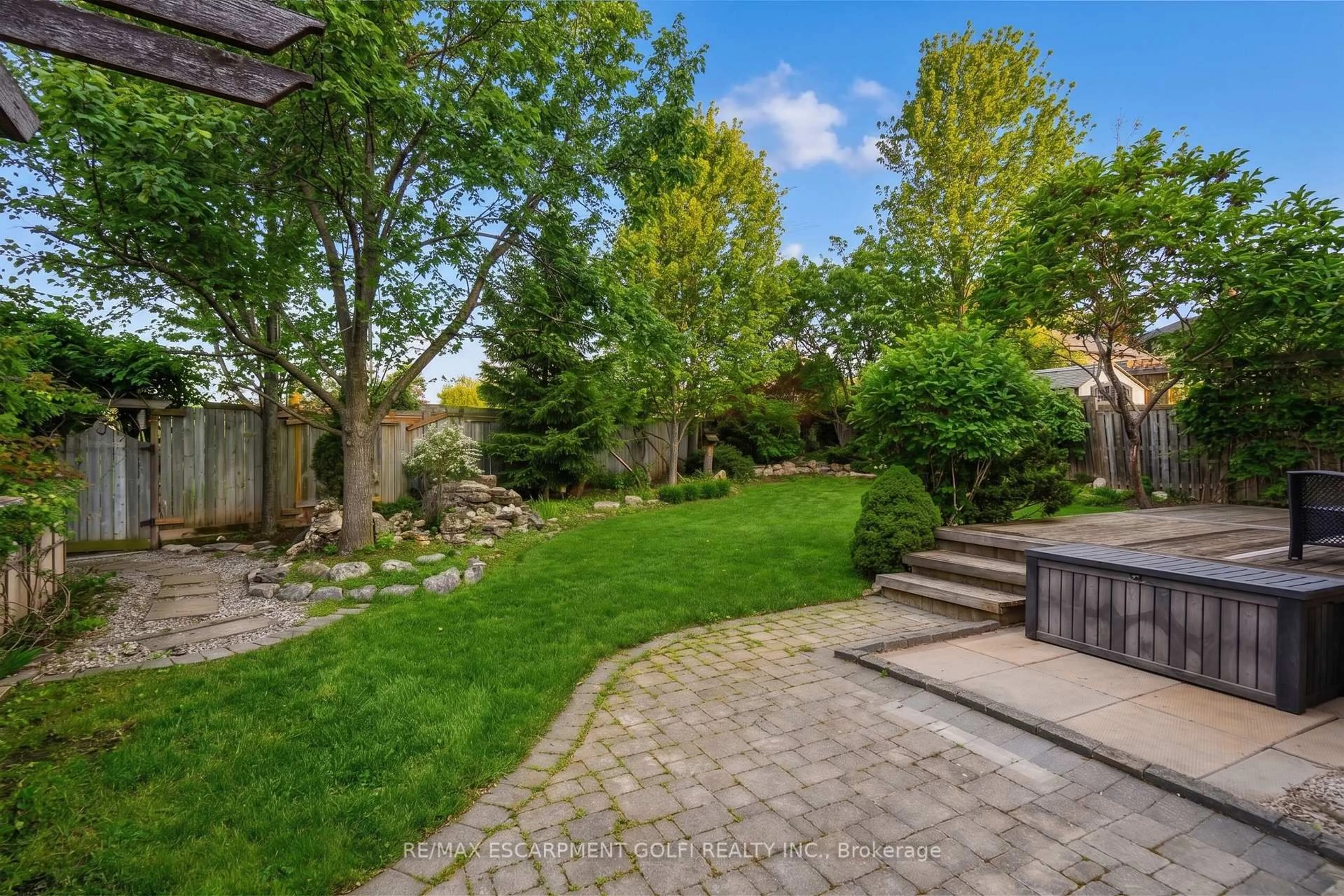 Patio, street for 3141 Bentworth Dr, Burlington Ontario L7M 1V9