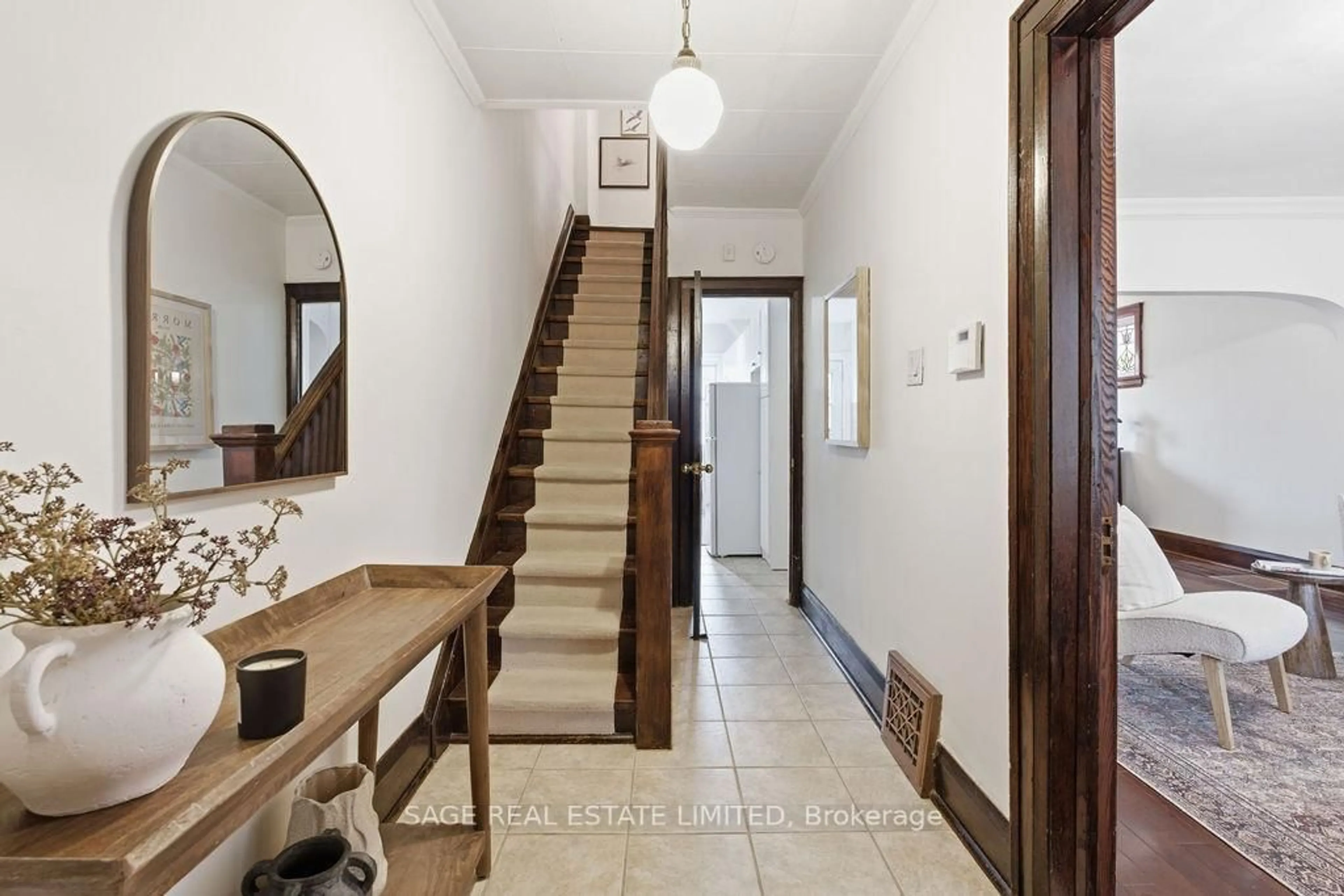 Indoor foyer for 96 Silverthorn Ave, Toronto Ontario M6N 3K1