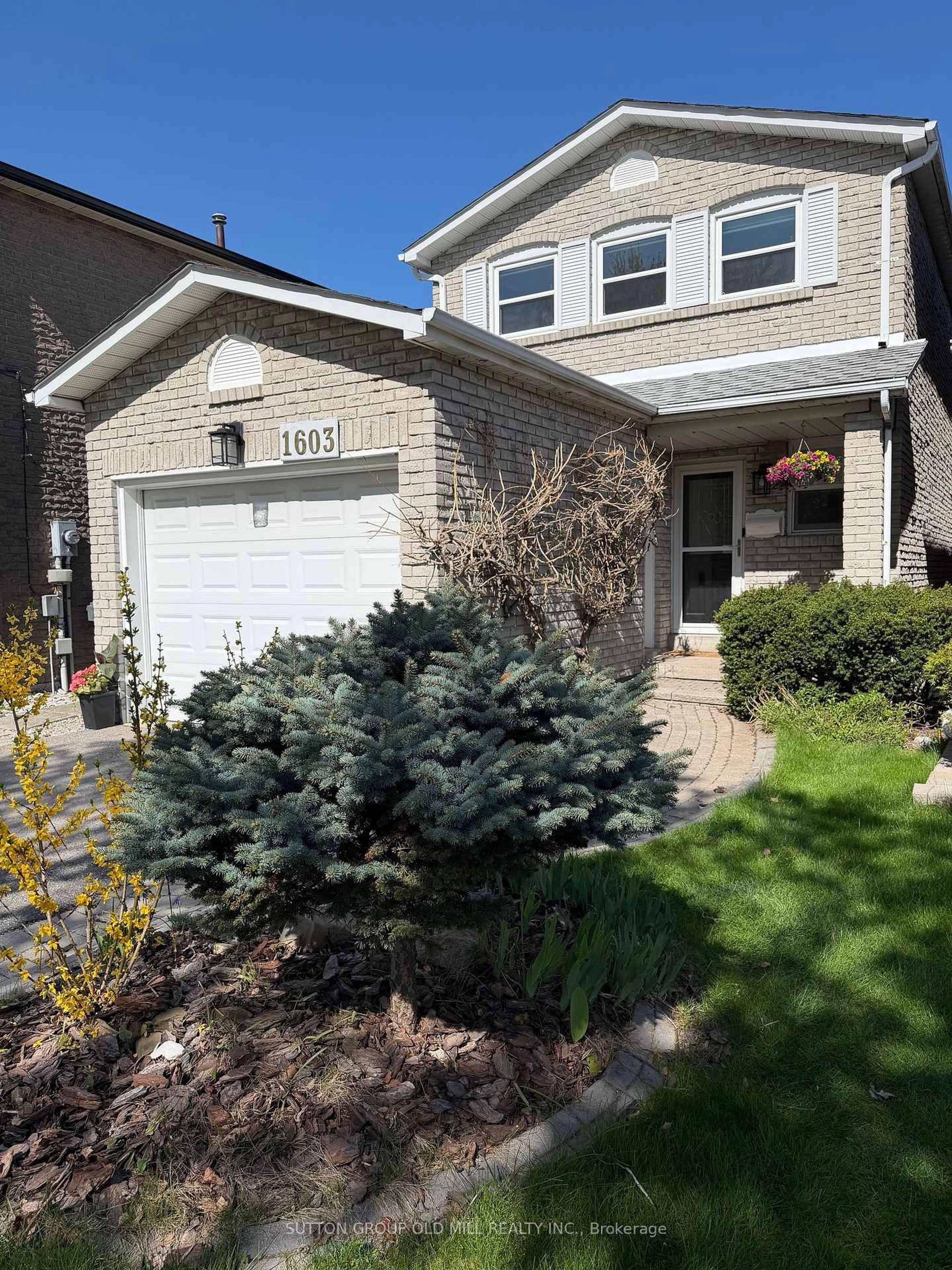 Home with brick exterior material, street for 1603 Dewberry Cres, Mississauga Ontario L4W 3B6