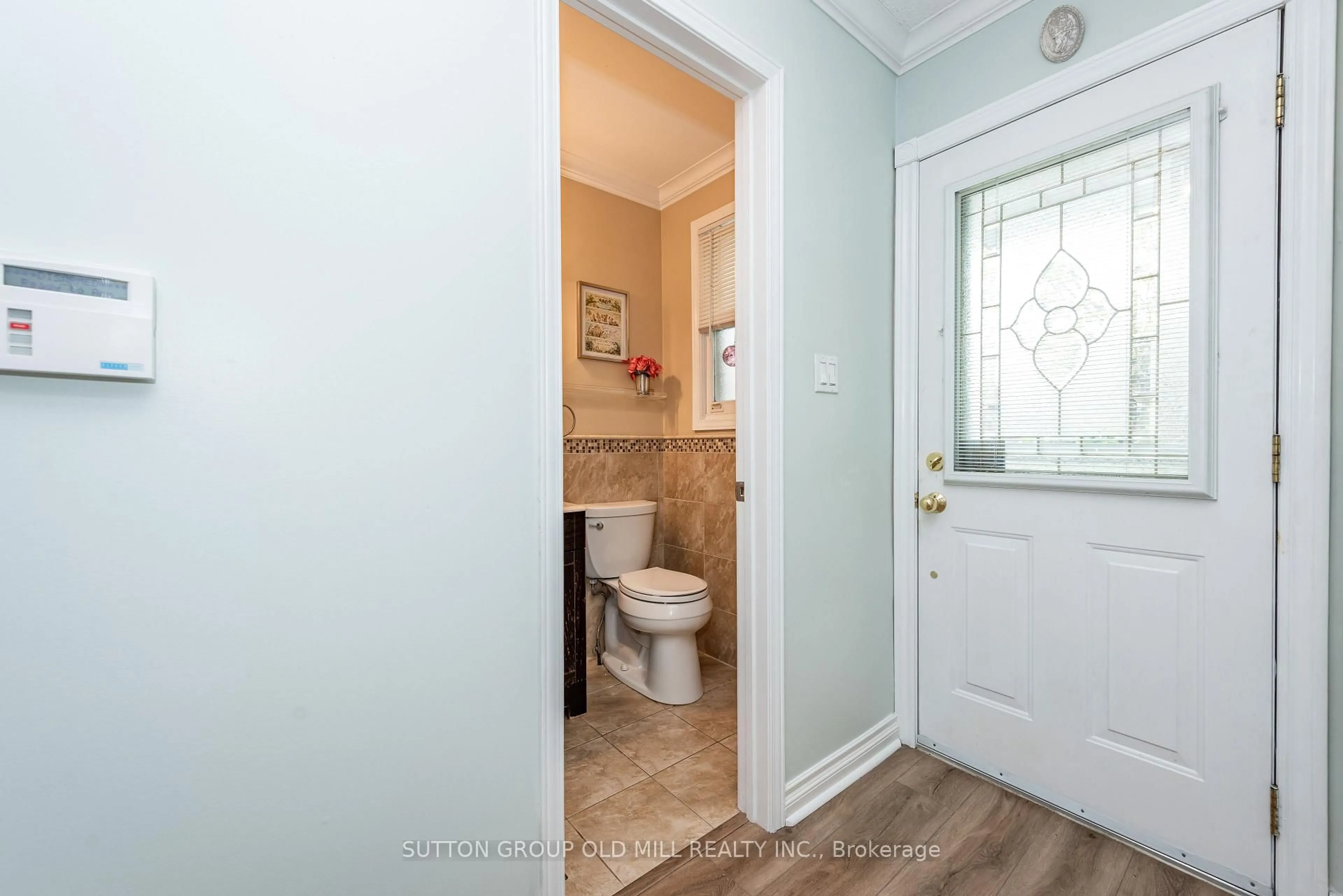 Indoor entryway for 1603 Dewberry Cres, Mississauga Ontario L4W 3B6