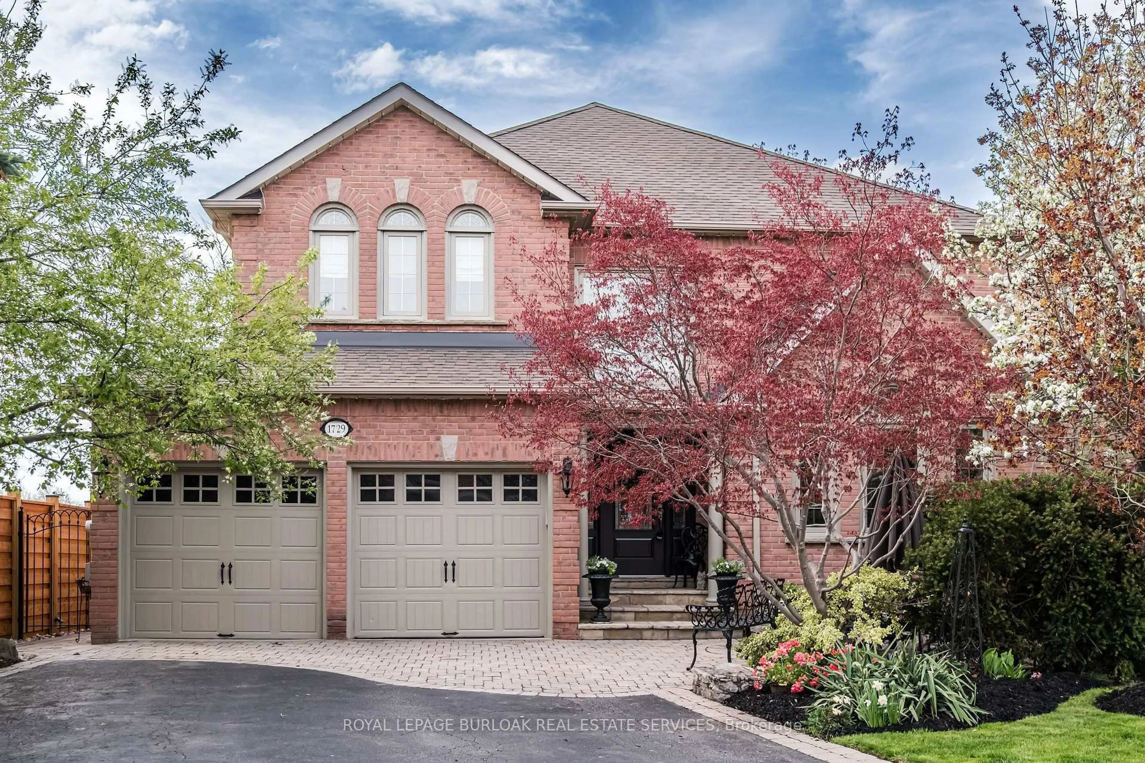 Home with brick exterior material, street for 1729 Riverbend Crt, Mississauga Ontario L5M 5J1