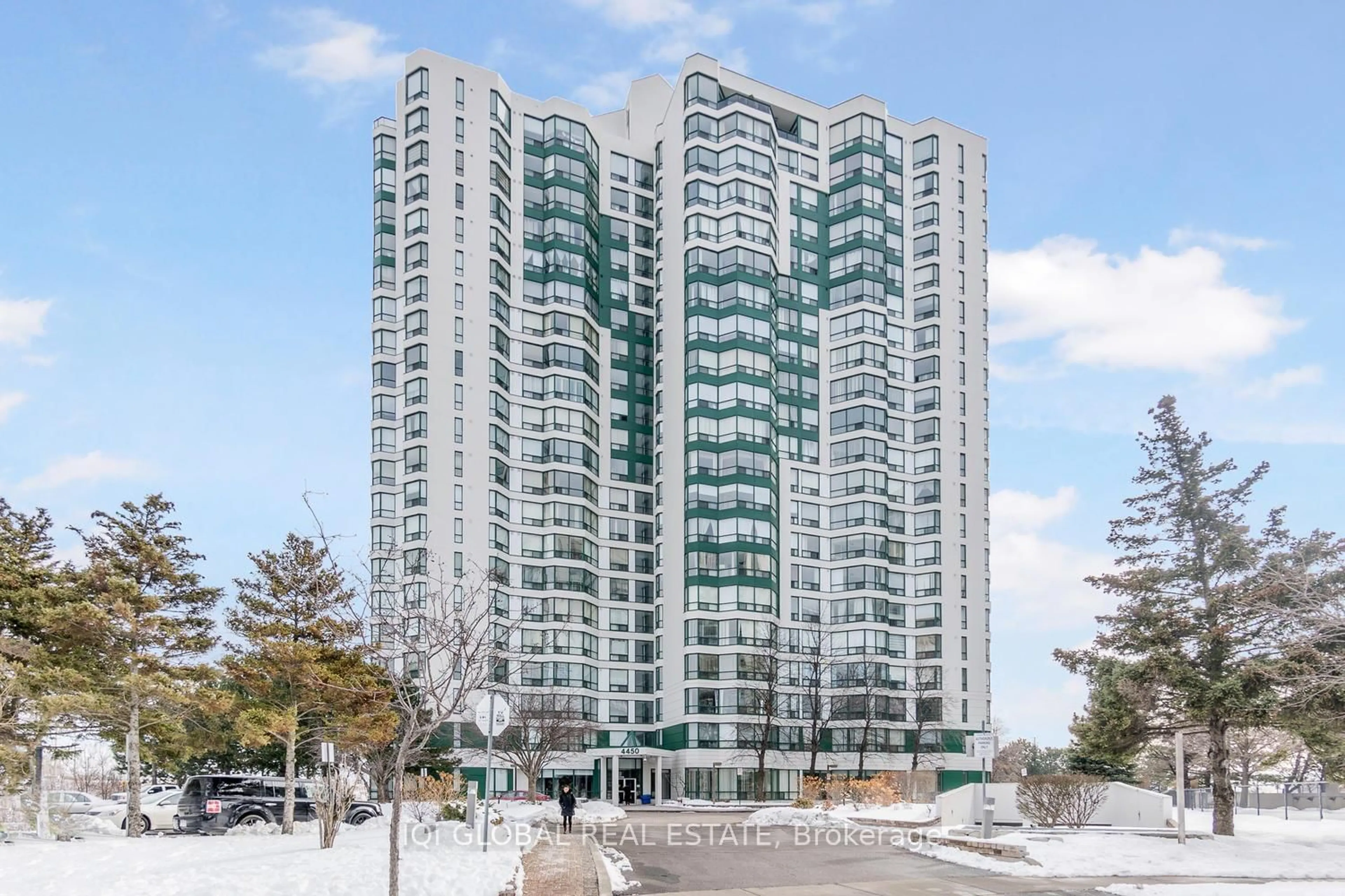 Indoor foyer for 4450 Tucana Crt #1608, Mississauga Ontario L5R 3R4