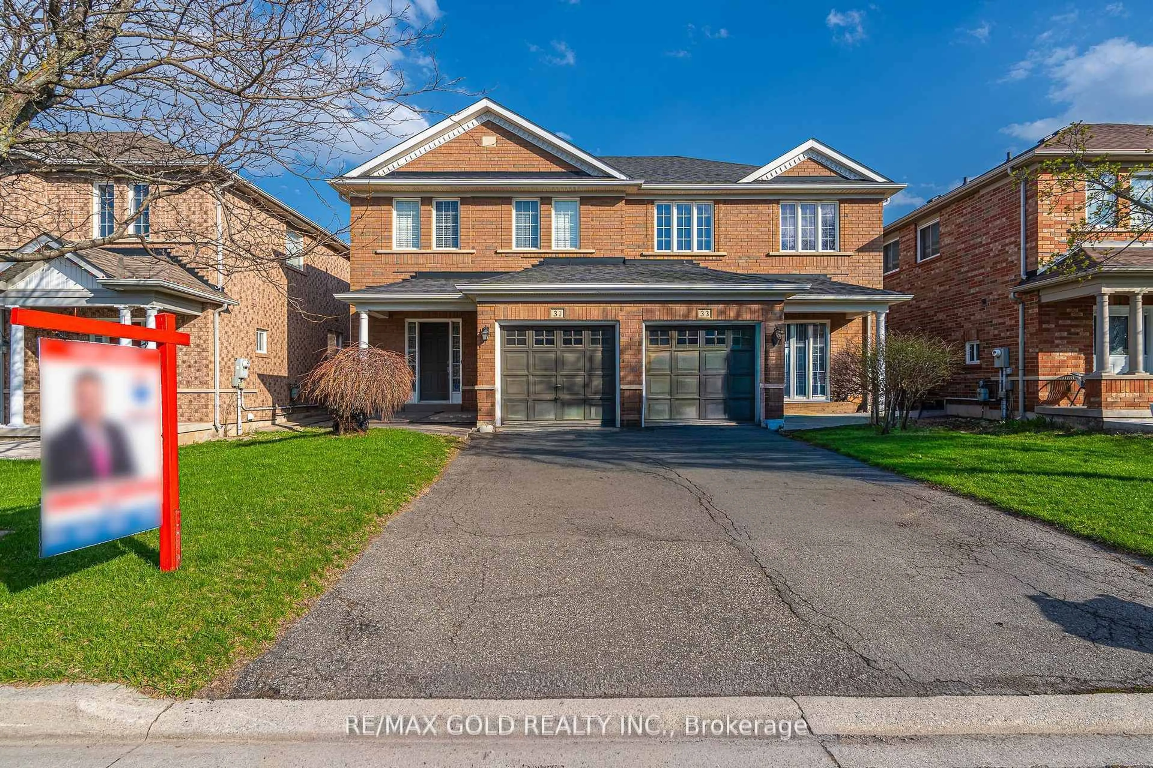 Home with brick exterior material, street for 31 Mistdale Cres, Brampton Ontario L7A 1S2