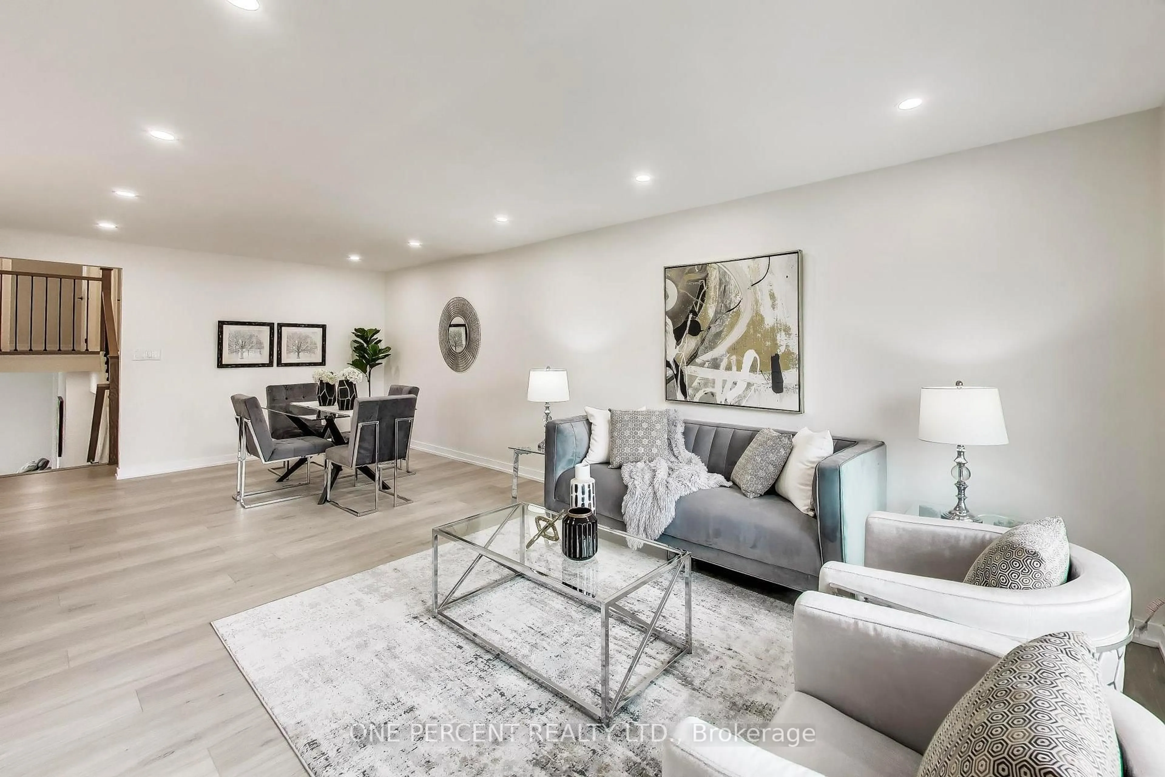 Living room with furniture, unknown for 1270 Pallatine Dr, Oakville Ontario L6H 1Z2