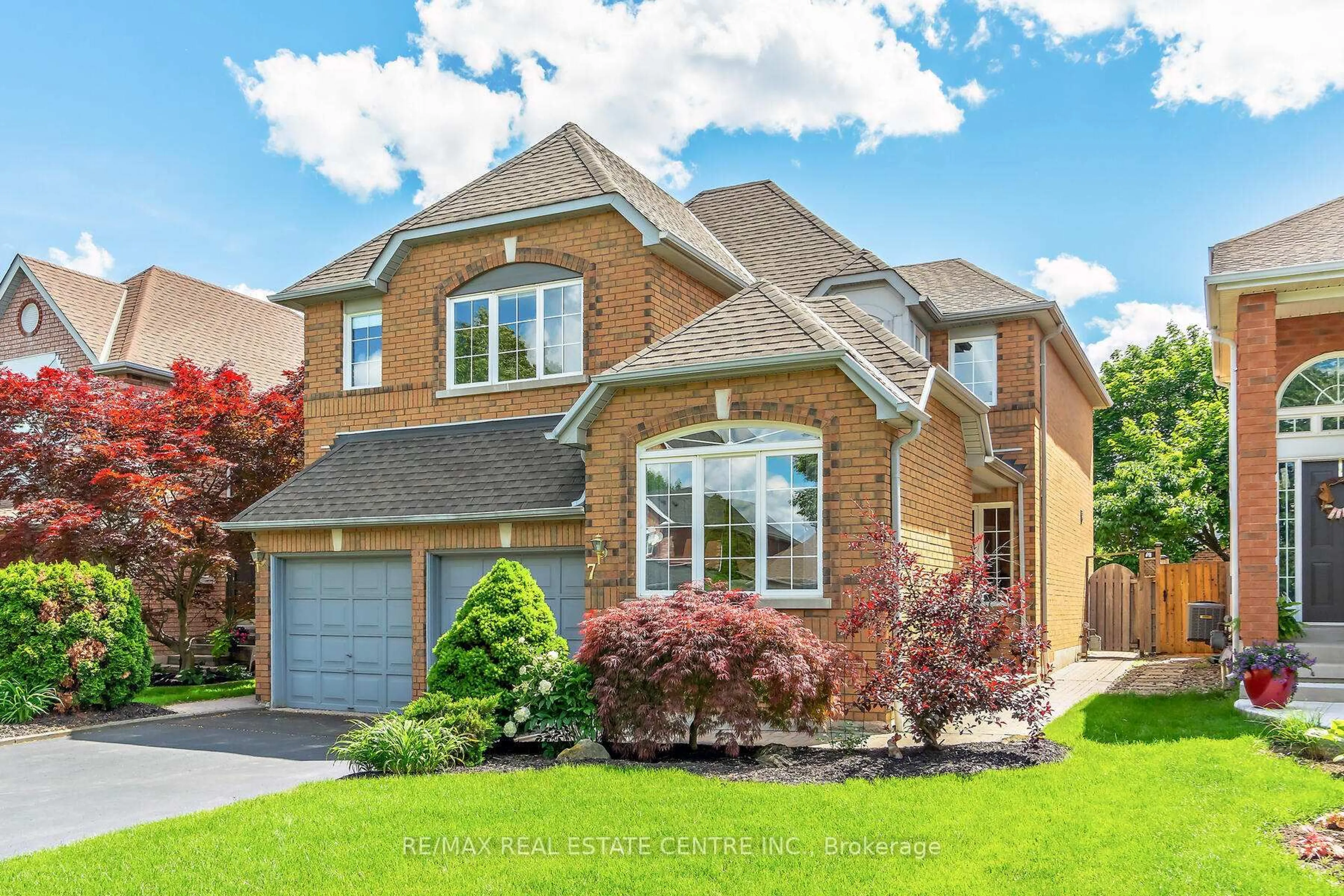Home with brick exterior material, street for 7 Curry Cres, Halton Hills Ontario L7G 5L4