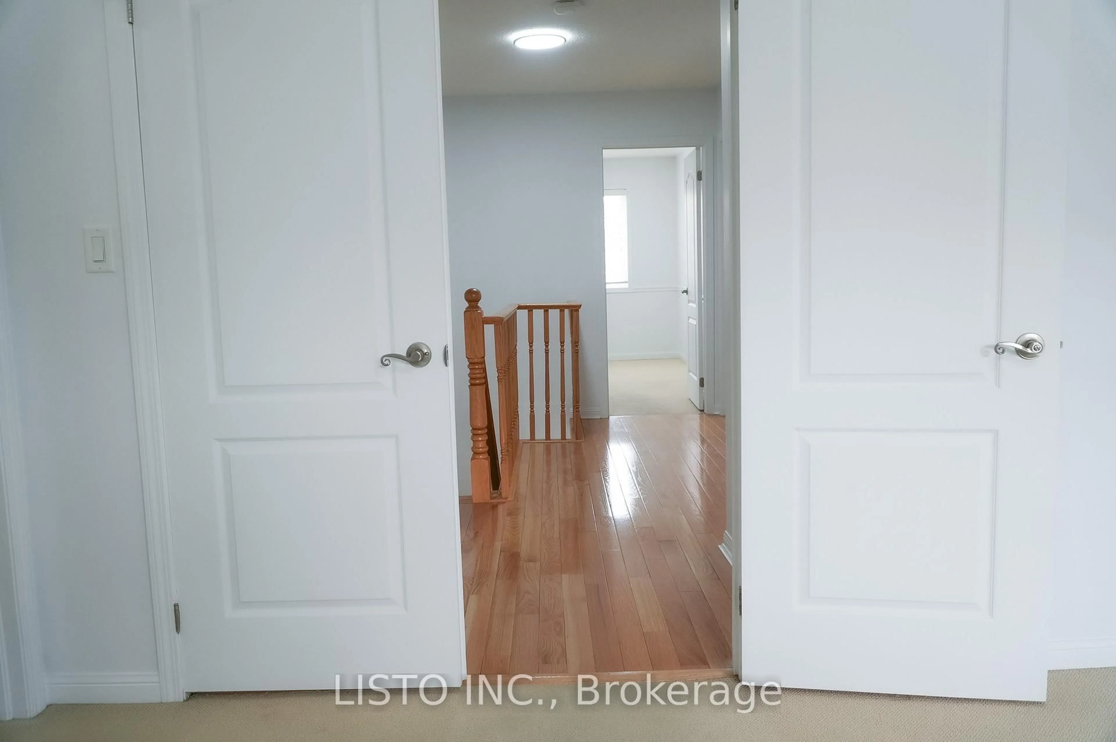 Indoor entryway for 128 Sweetwood Circ, Brampton Ontario L7A 2S2