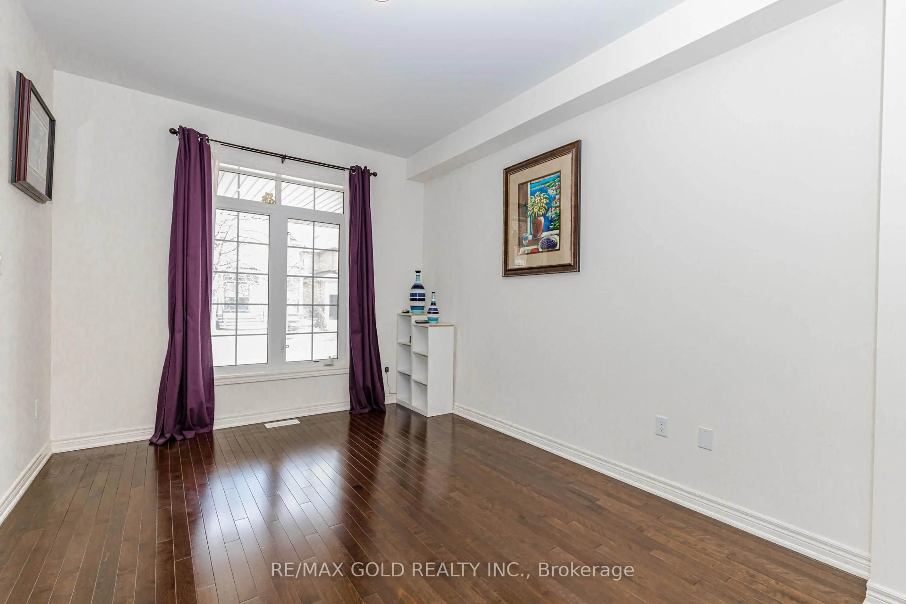 A pic of a room for 43 George Robinson Dr, Brampton Ontario L6Y 2E3
