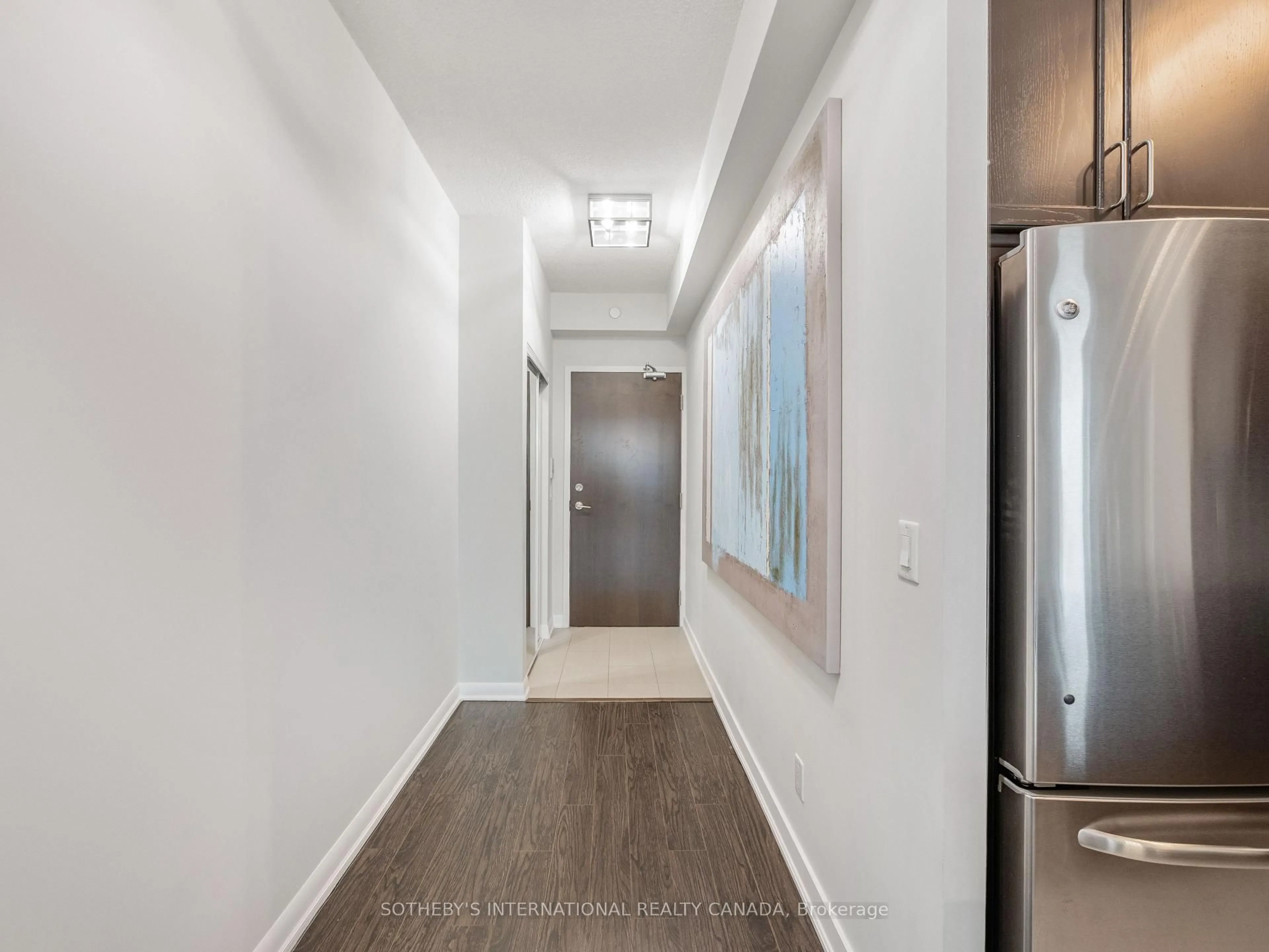 Indoor entryway for 205 Sherway Gardens Rd #206, Toronto Ontario M9C 0A5