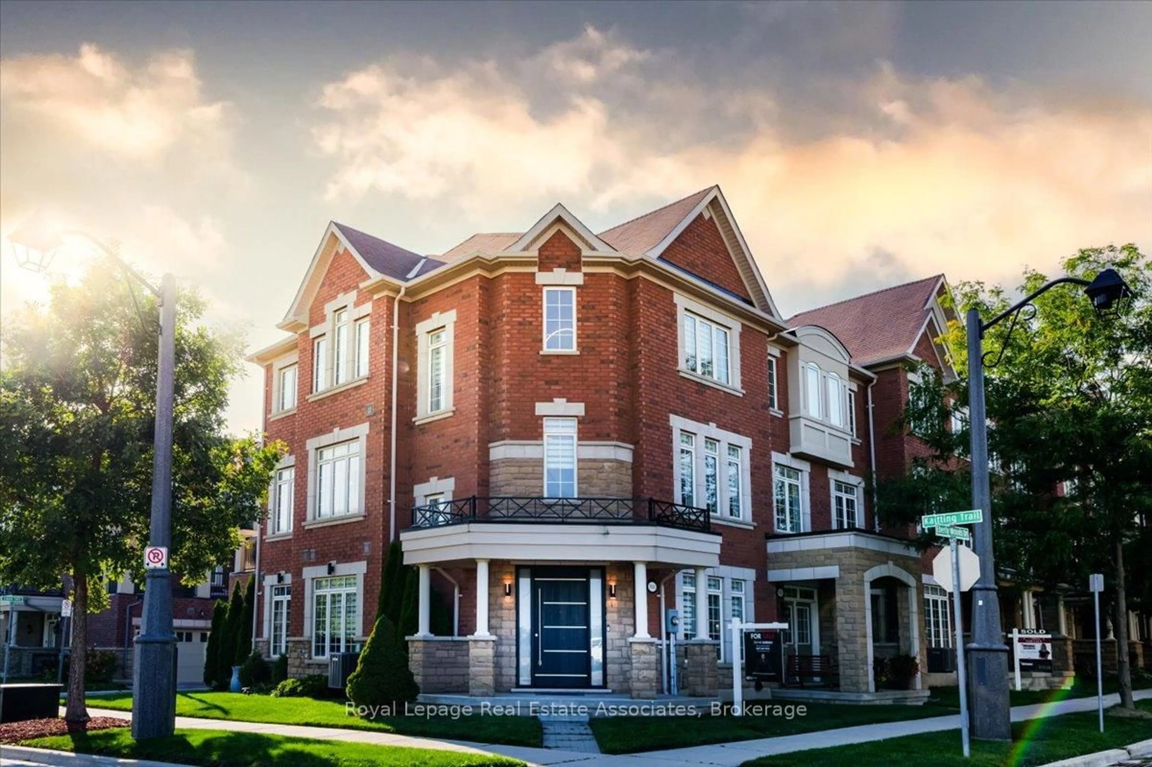 Home with brick exterior material, building for 3040 Eberly woods Dr, Oakville Ontario L6M 0T5