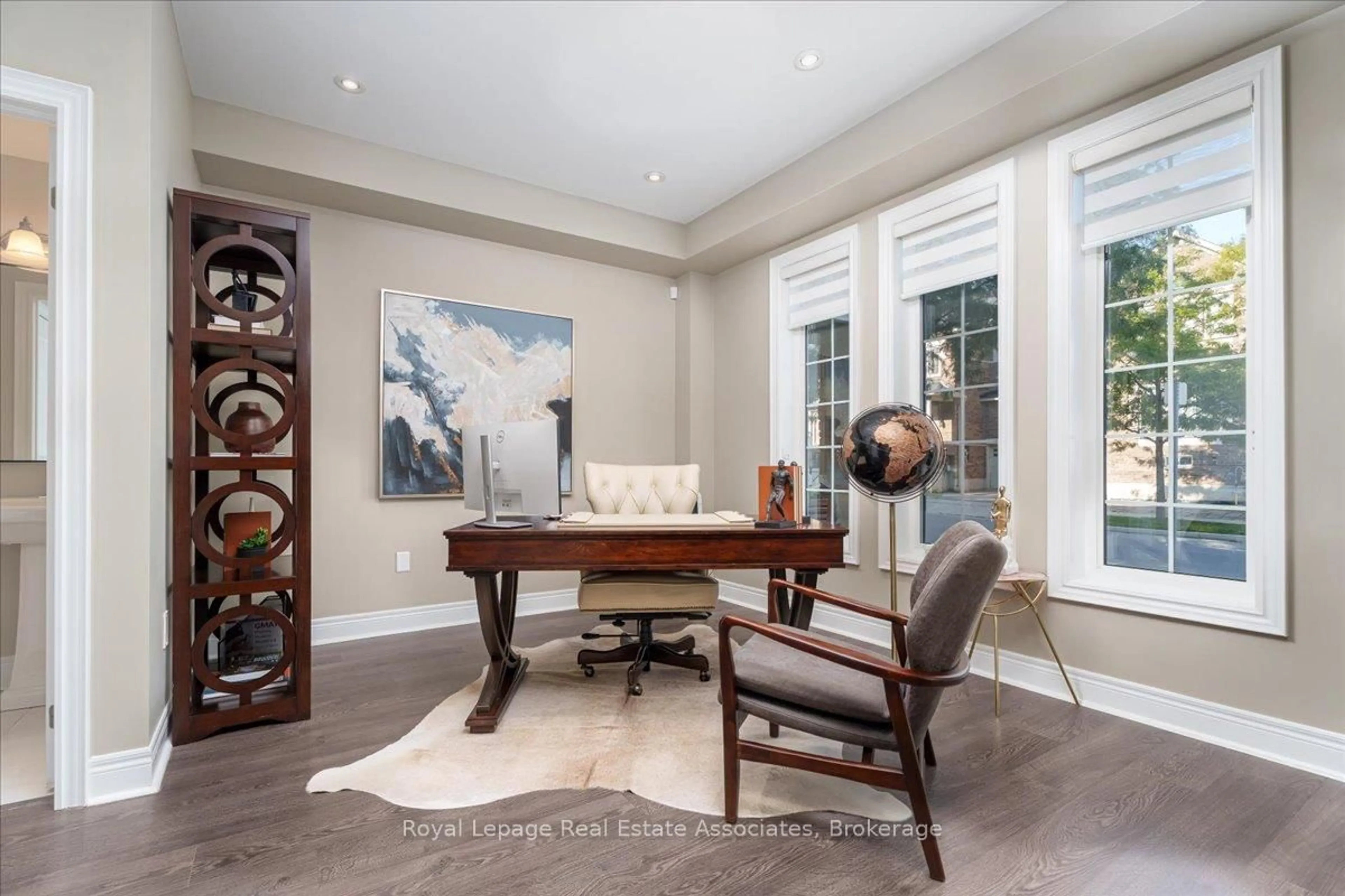 Dining room, unknown for 3040 Eberly woods Dr, Oakville Ontario L6M 0T5