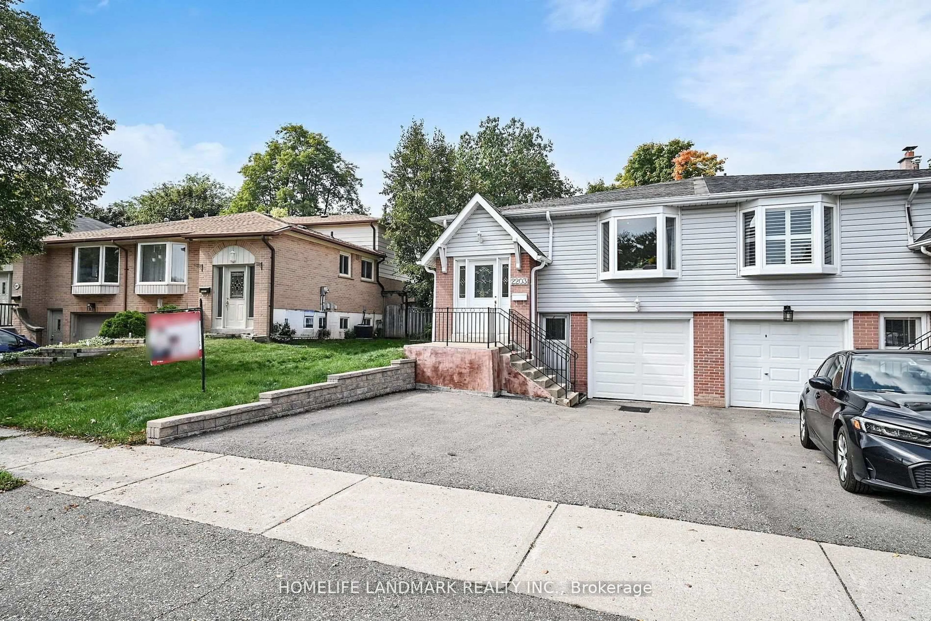 Unknown for 2203 Council Ring Rd, Mississauga Ontario L5L 1B6