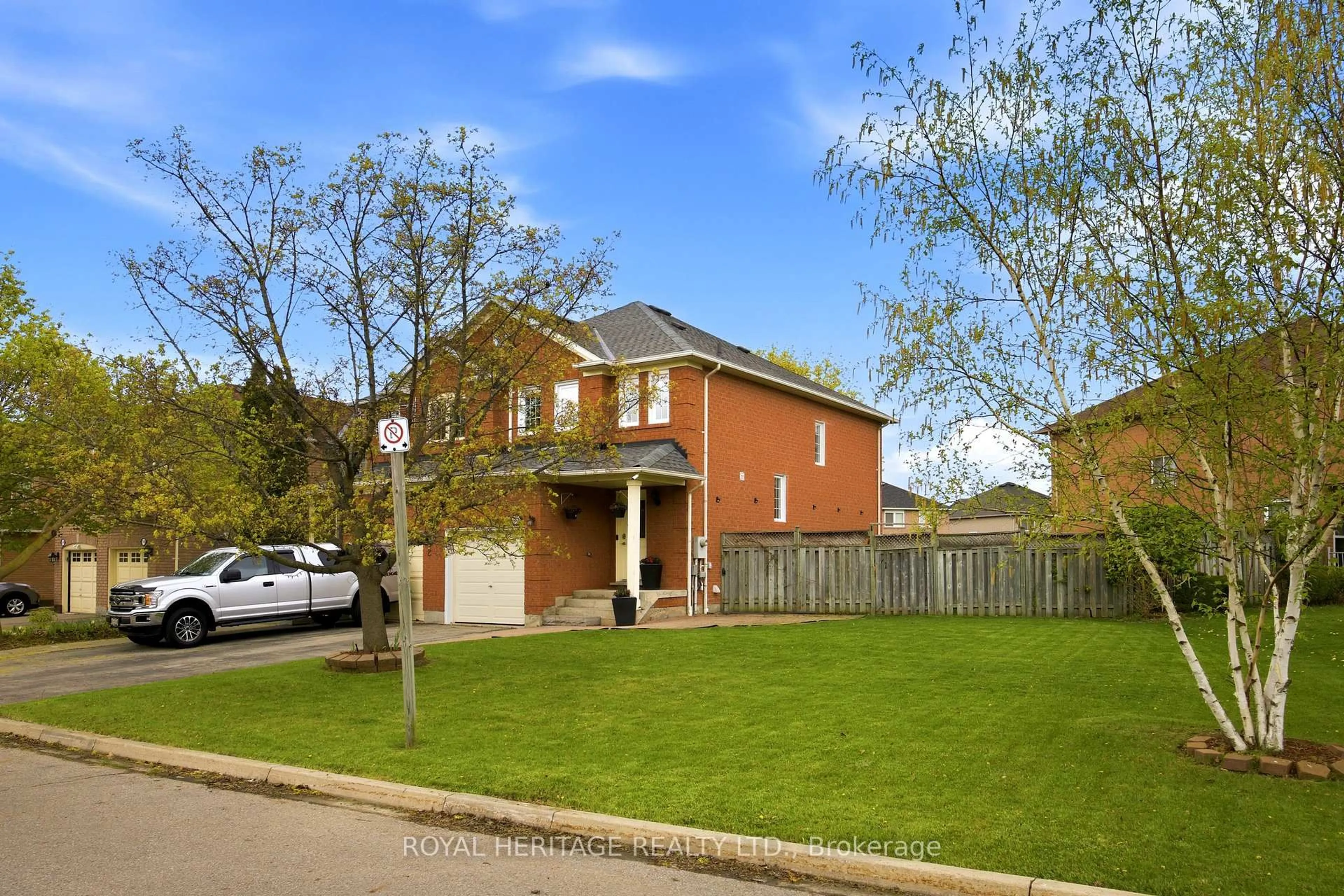 Home with brick exterior material, street for 1251 Quest Circ, Mississauga Ontario L5N 8B6