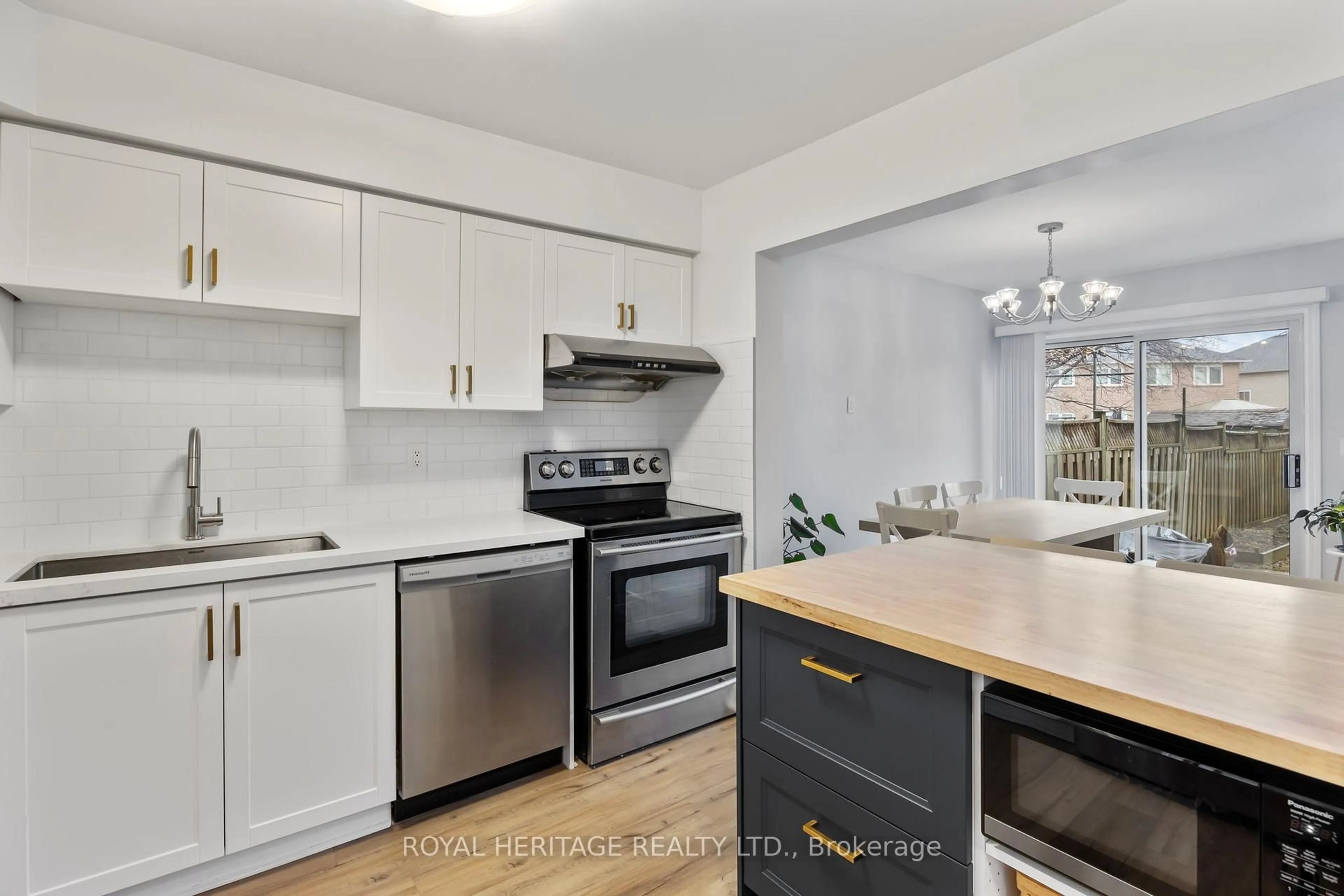 Unknown for 1251 Quest Circ, Mississauga Ontario L5N 8B6