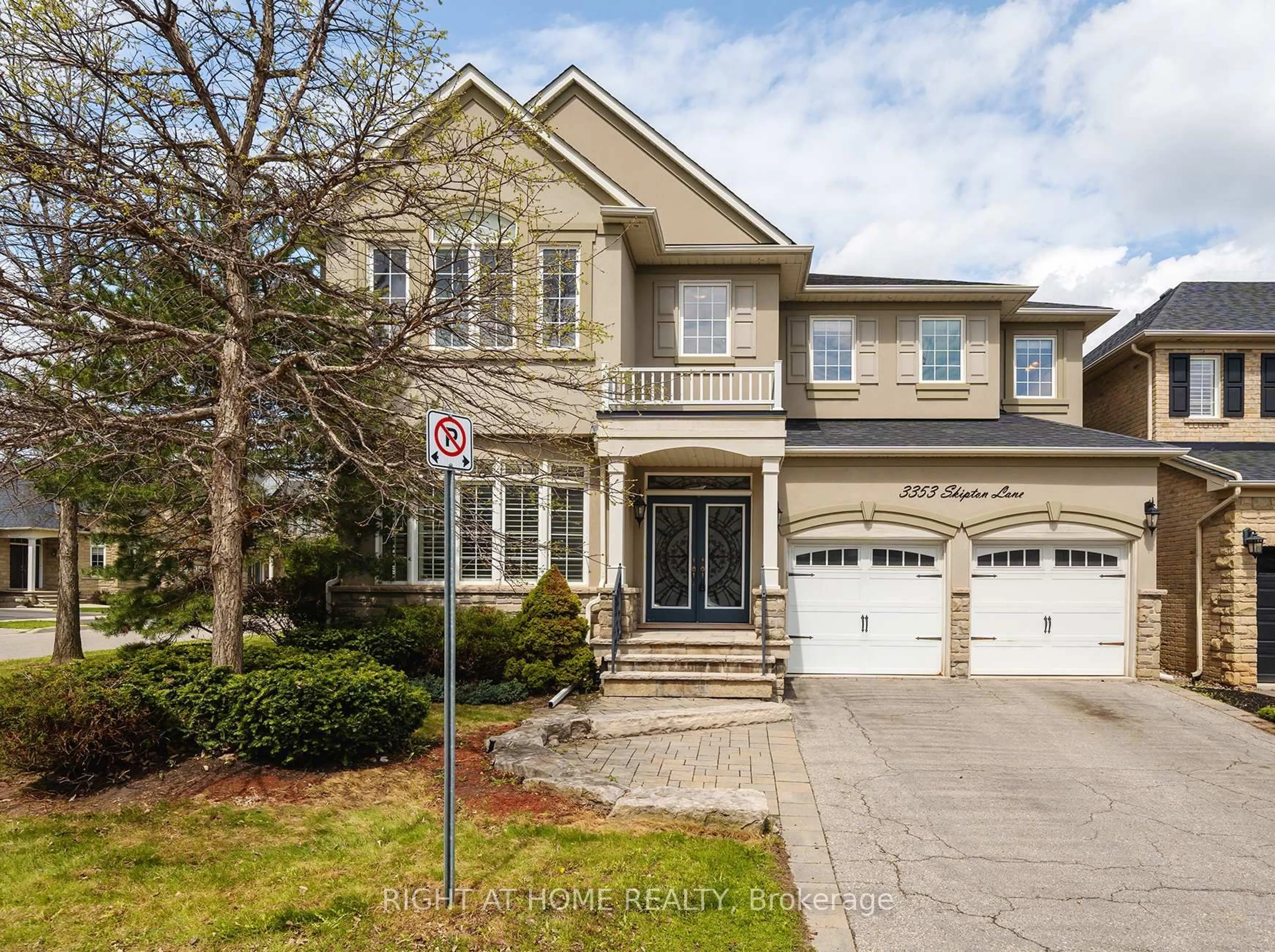 Home with brick exterior material, street for 3353 Skipton Lane, Oakville Ontario L6M 0K3