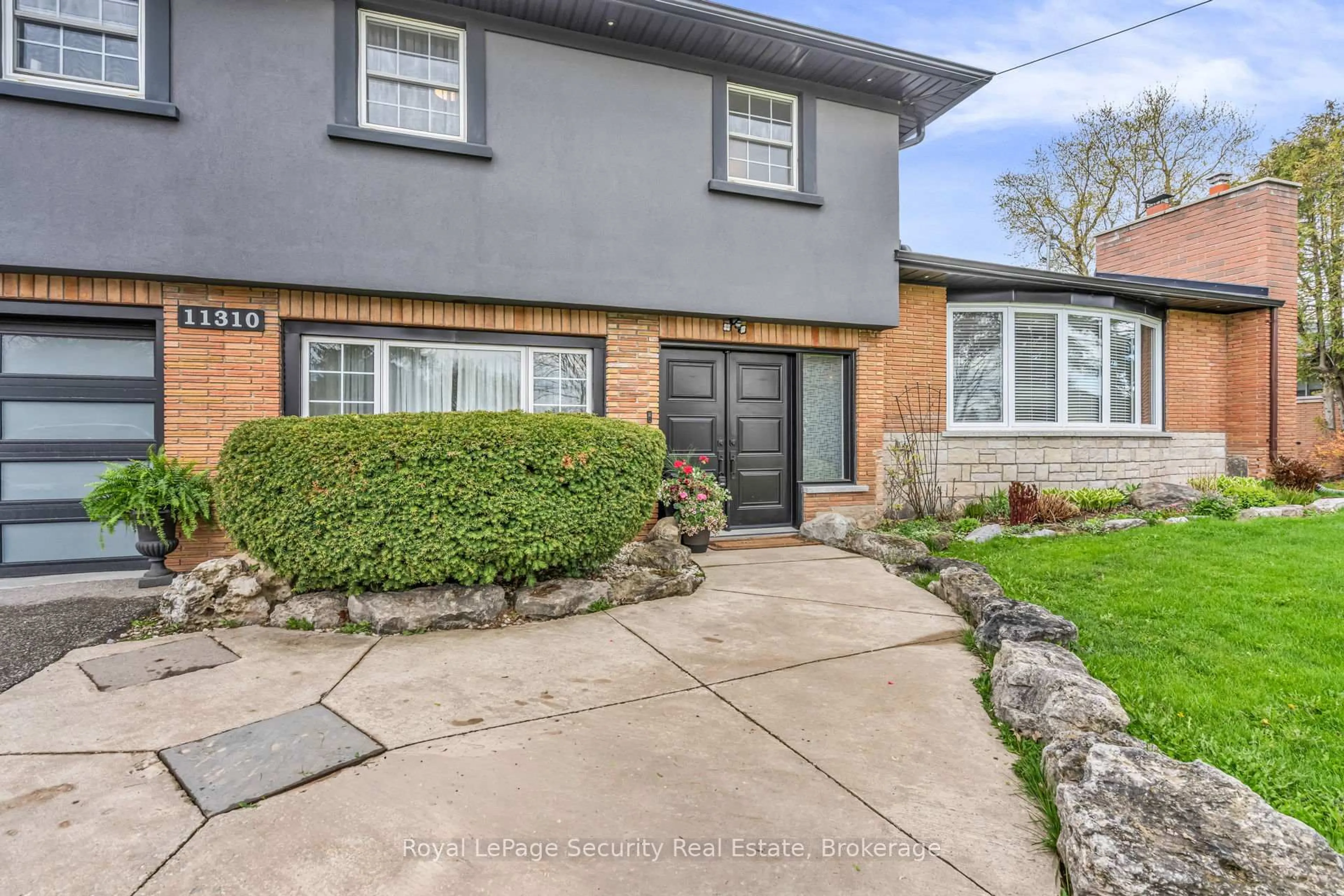 Home with brick exterior material, street for 11310 Trafalgar Rd, Halton Hills Ontario L7G 4S5