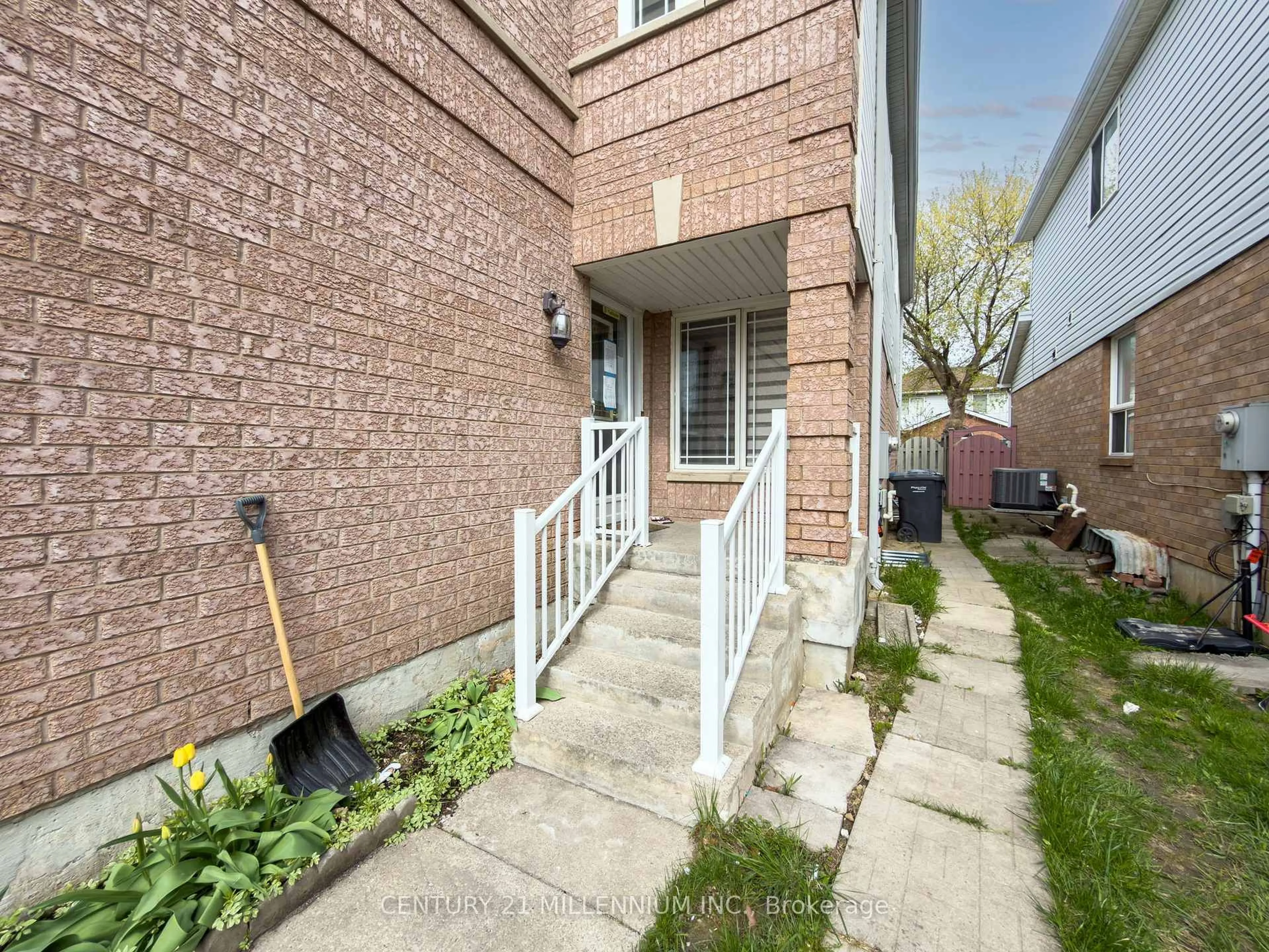 Home with brick exterior material, street for 42 Feathertop Lane, Brampton Ontario L6R 1W9