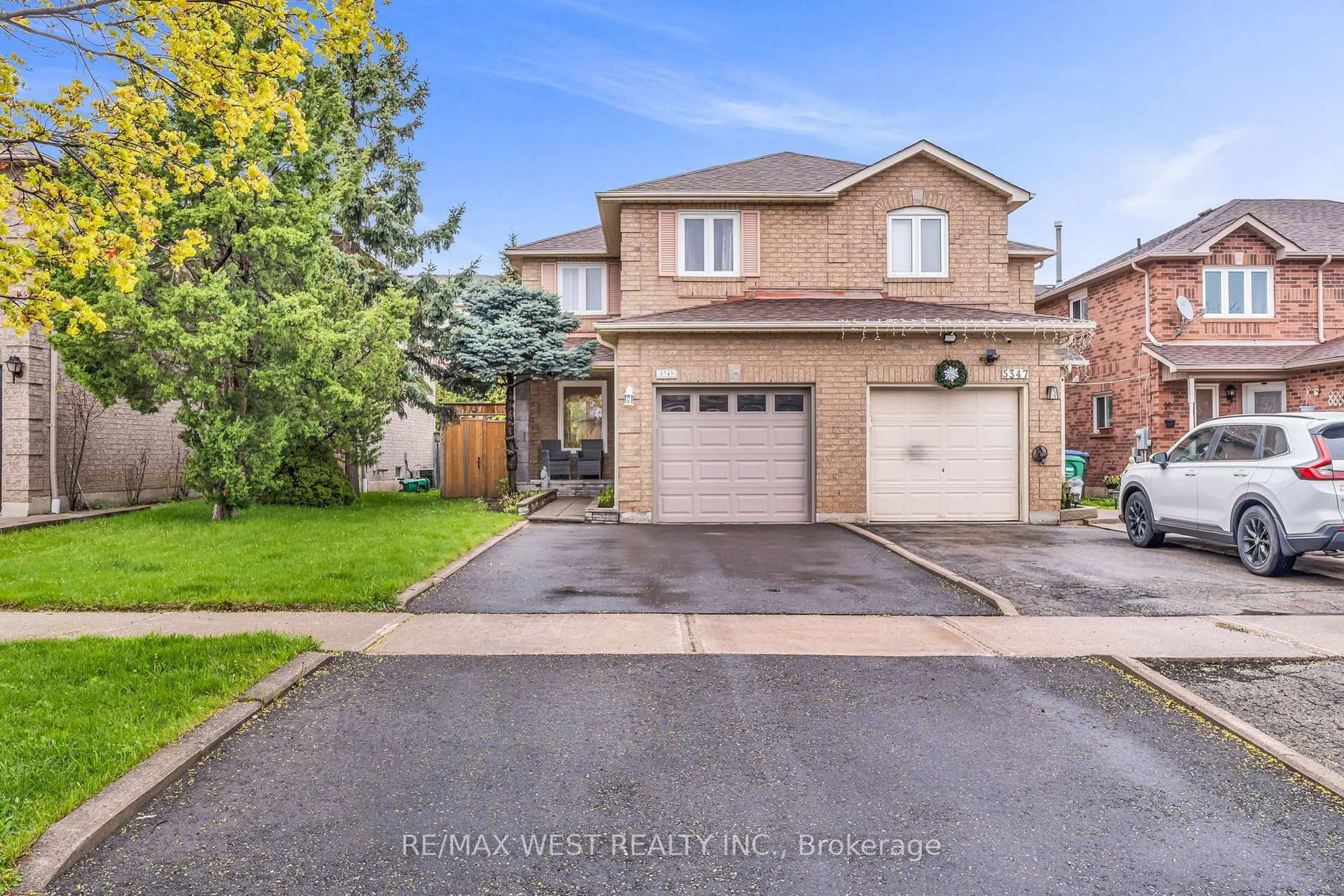 Home with brick exterior material, street for 5349 Bullrush Dr, Mississauga Ontario L5V 1Z2