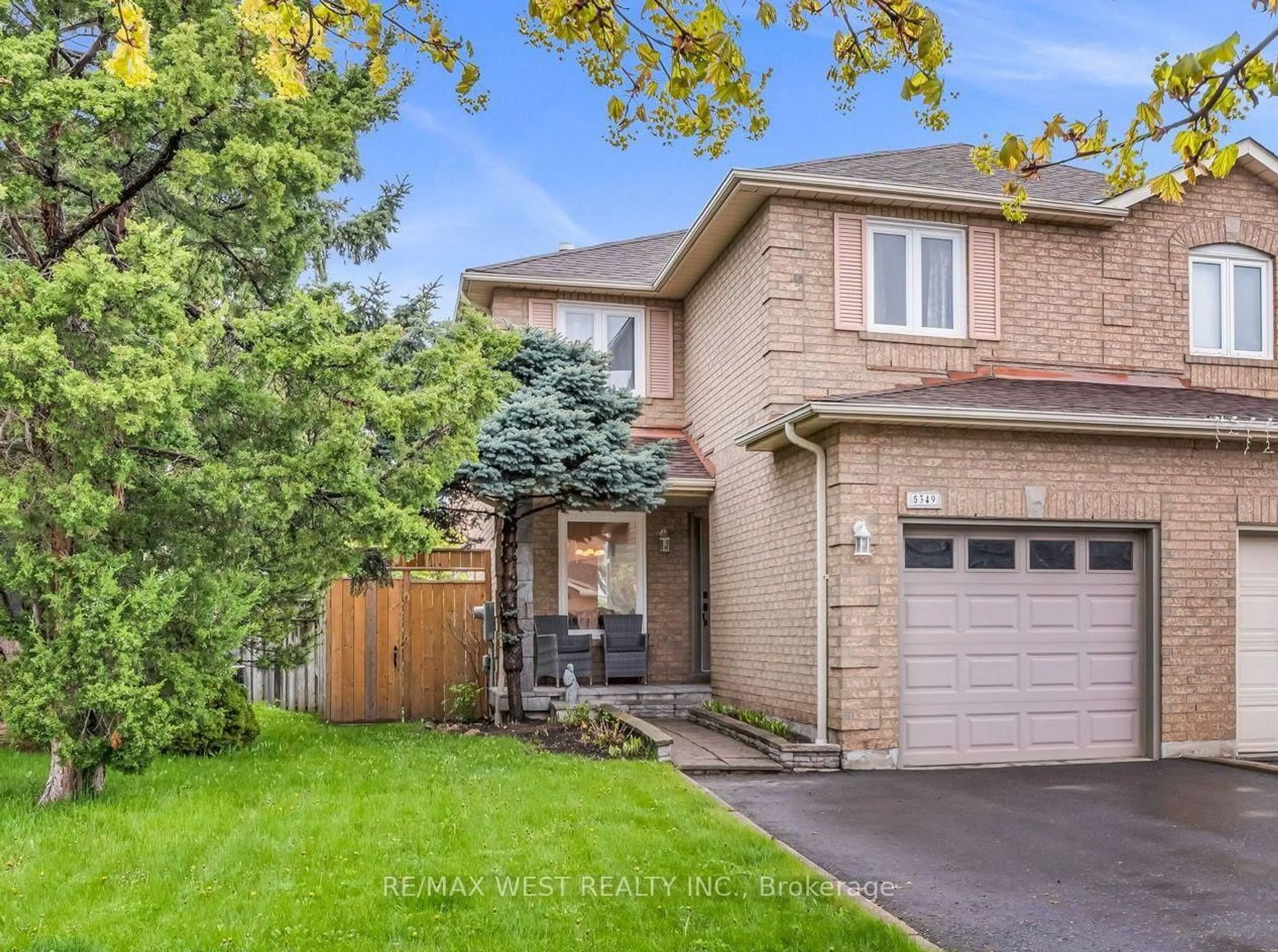 Home with brick exterior material, street for 5349 Bullrush Dr, Mississauga Ontario L5V 1Z2