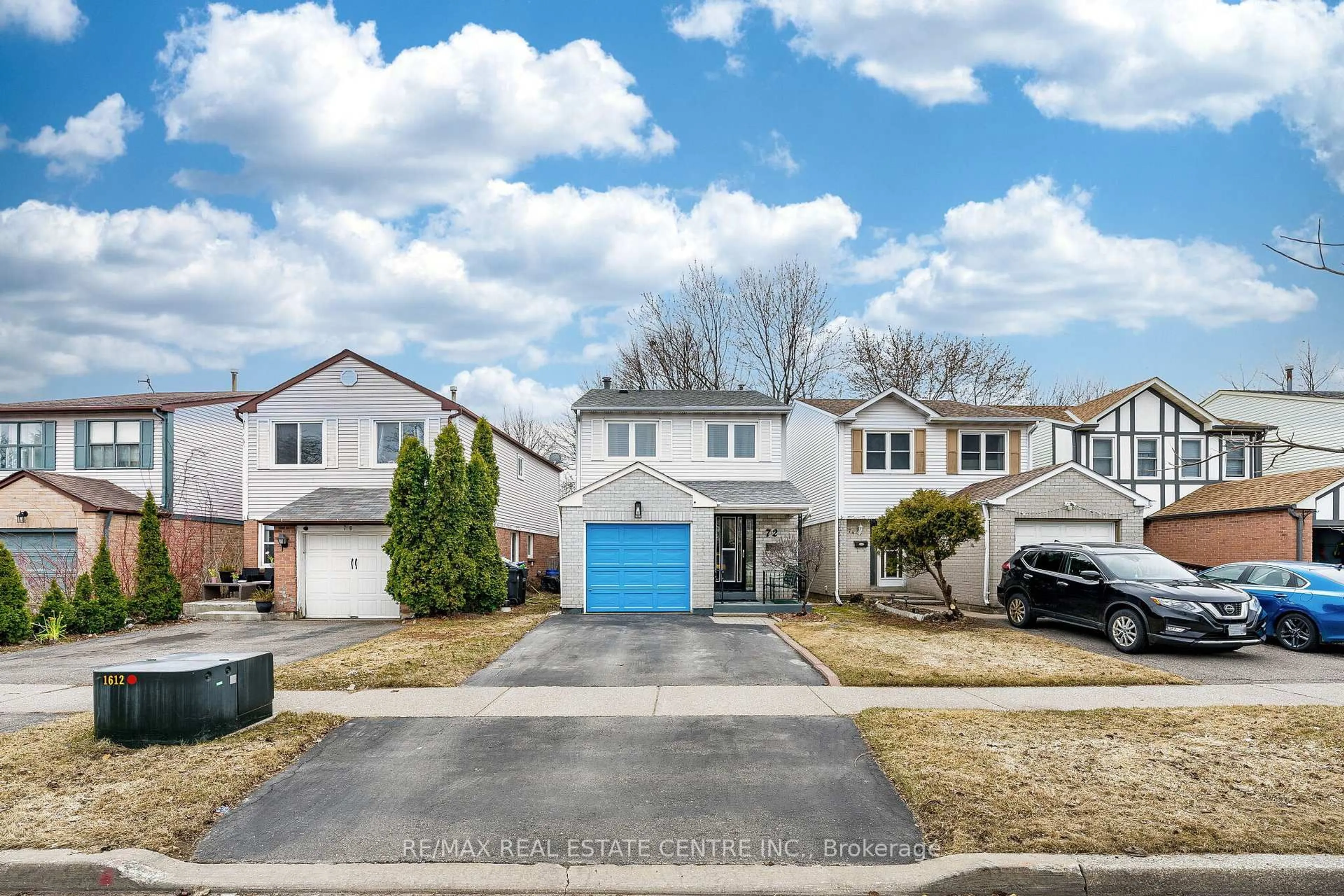 A pic from outside/outdoor area/front of a property/back of a property/a pic from drone, street for 72 Malabar Cres, Brampton Ontario L6S 3X8
