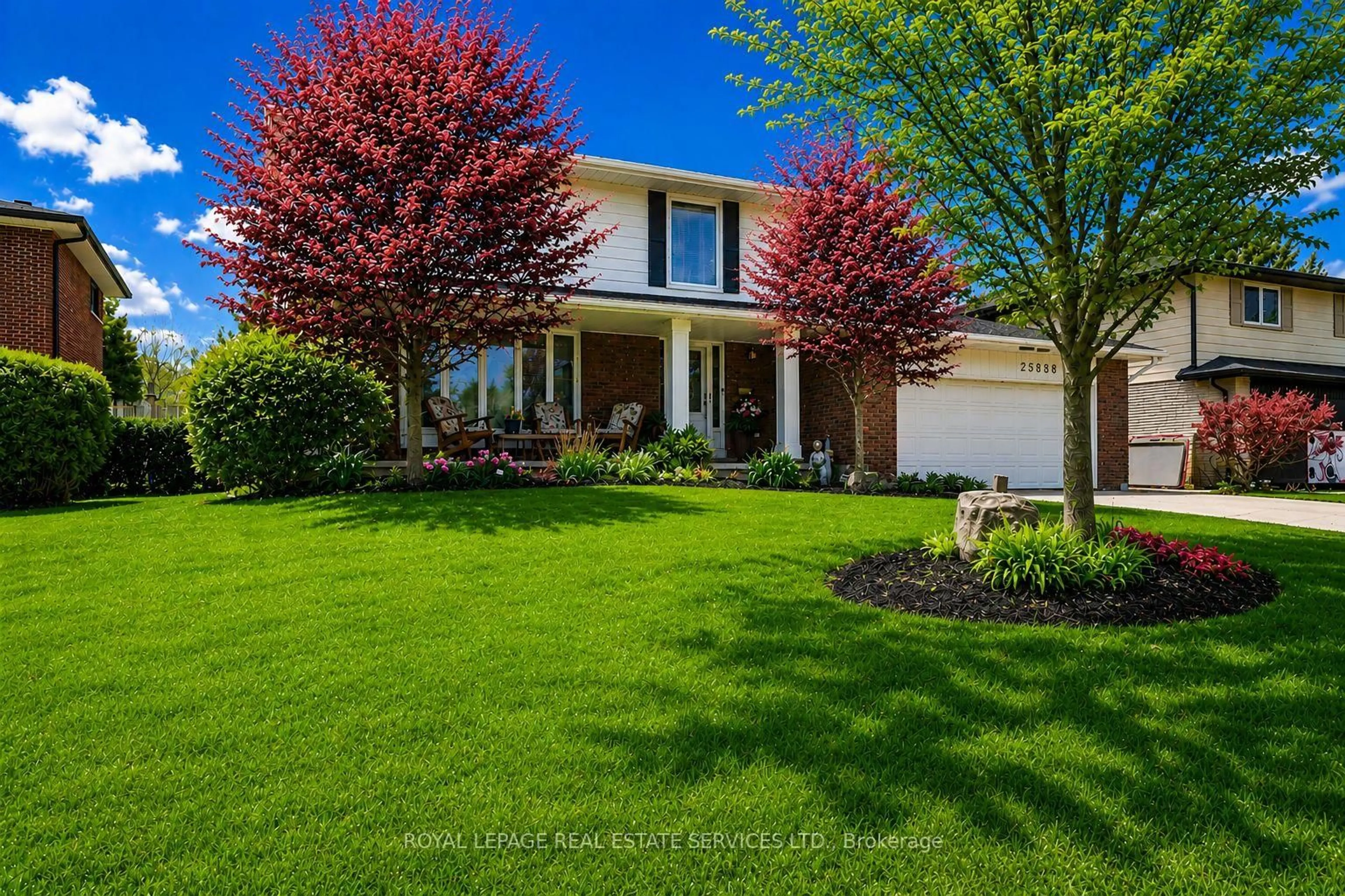 Home with vinyl exterior material, street for 258 Sunrise Cres, Oakville Ontario L6L 3L3