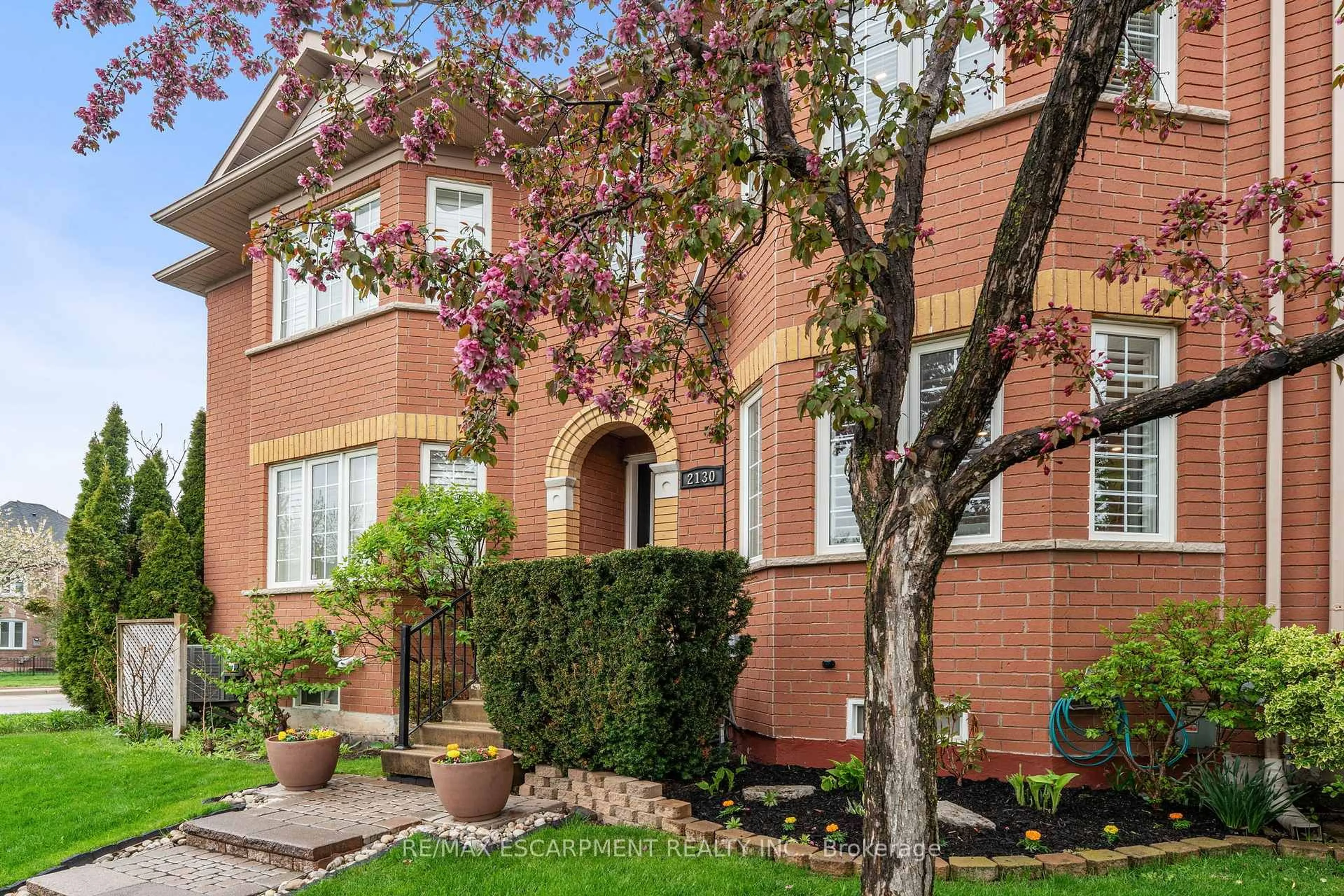 Home with brick exterior material, street for 2130 Forest Gate Park, Oakville Ontario L6M 4B4