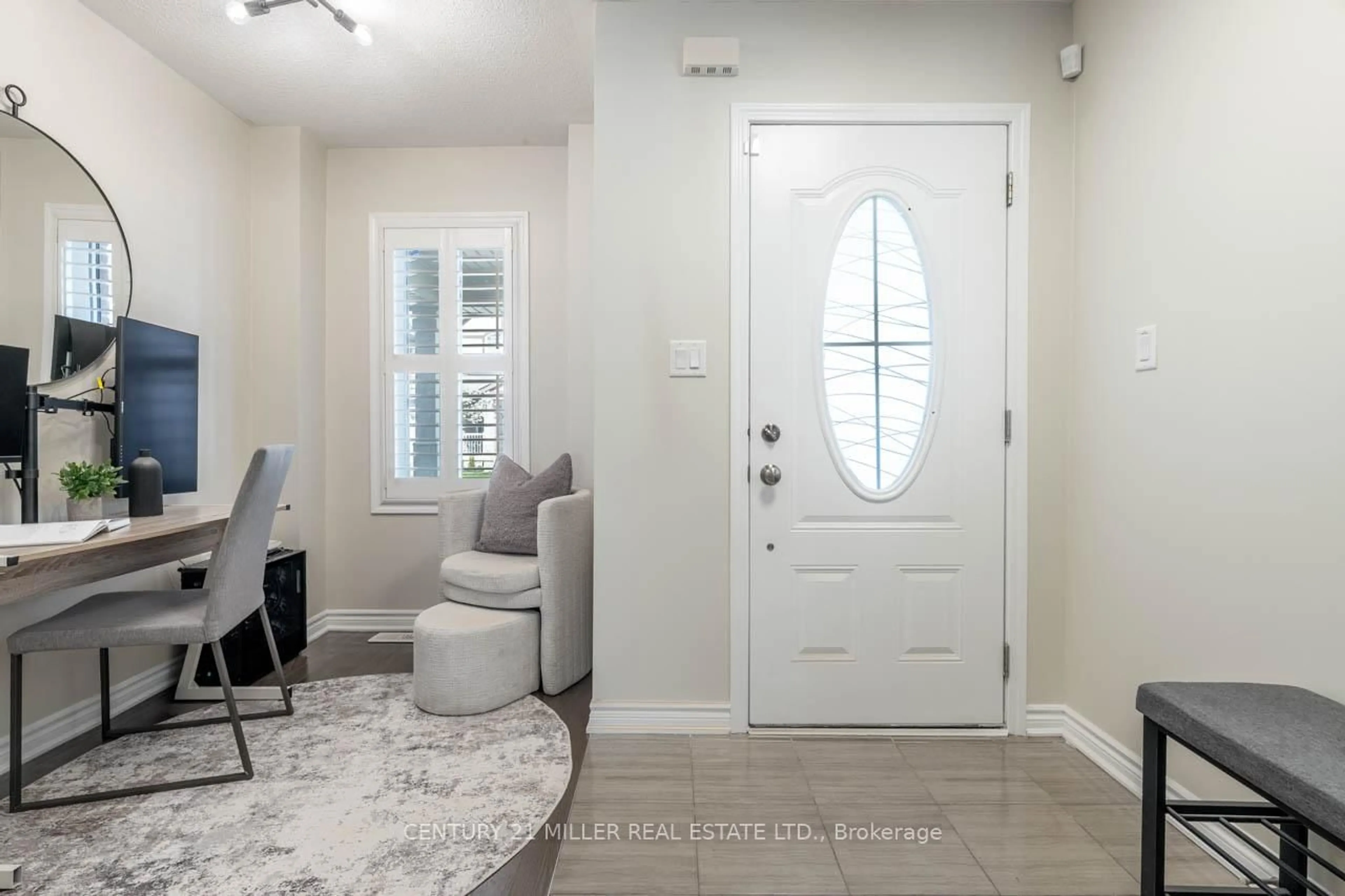 Indoor entryway for 292 Gillett Pt, Milton Ontario L9E 1C6
