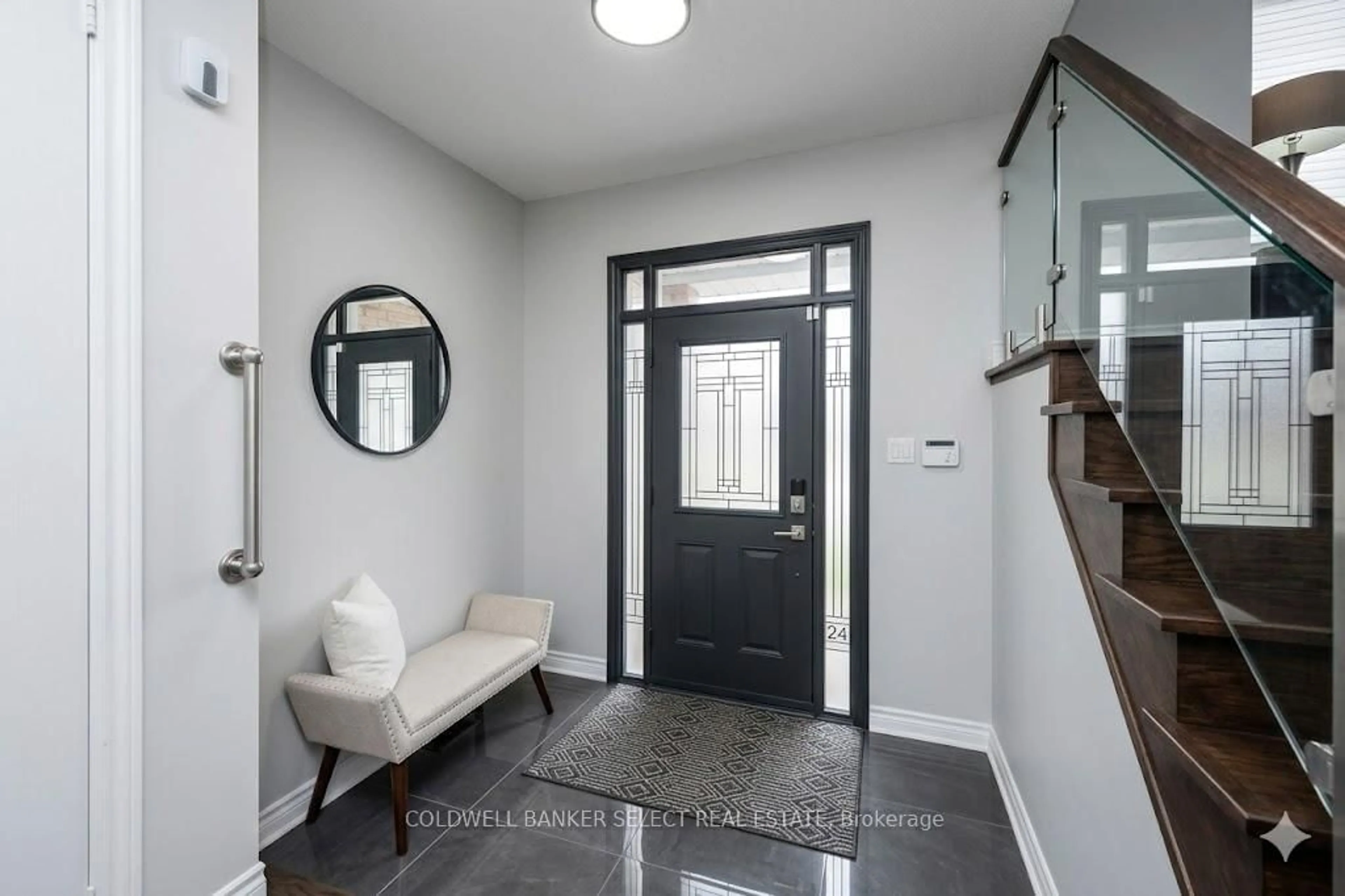 Indoor entryway for 5 Rustic Way, Caledon Ontario L7E 2G1